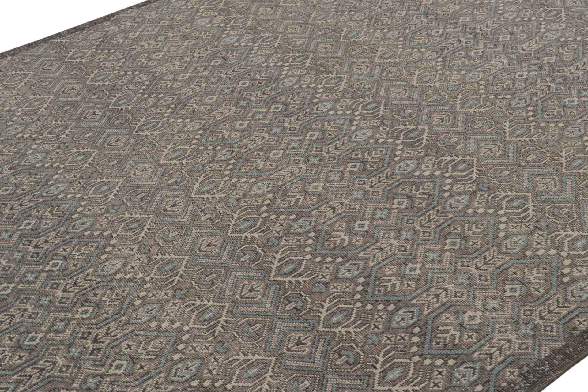 Rug & Kilim's Distressed Tribal Style Teppich In Grau Mit Geometrischem Muster (Indisch) im Angebot