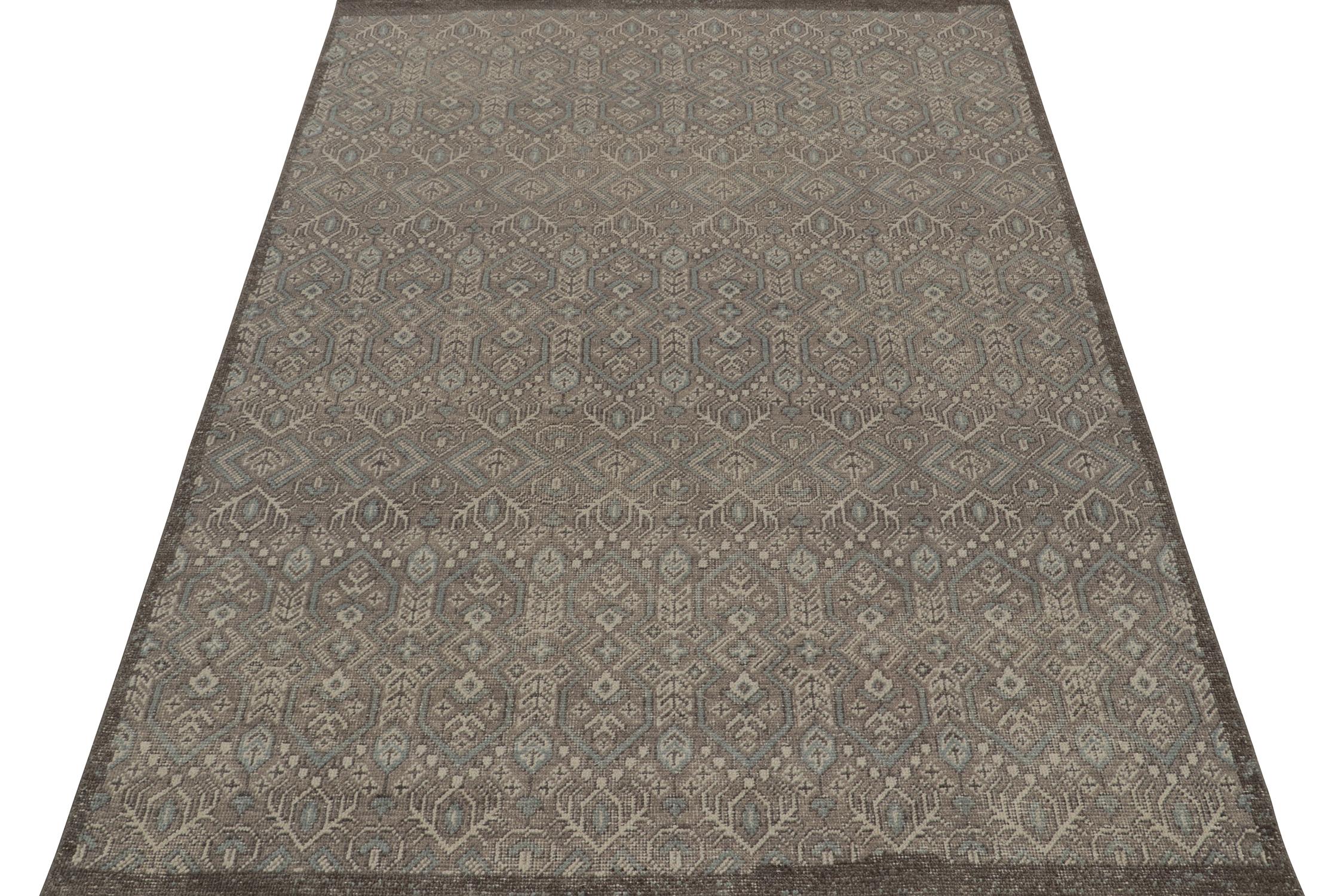 Rug & Kilim's Distressed Tribal Style Teppich in Grau und Blau mit geometrischen Mustern (Stammeskunst) im Angebot