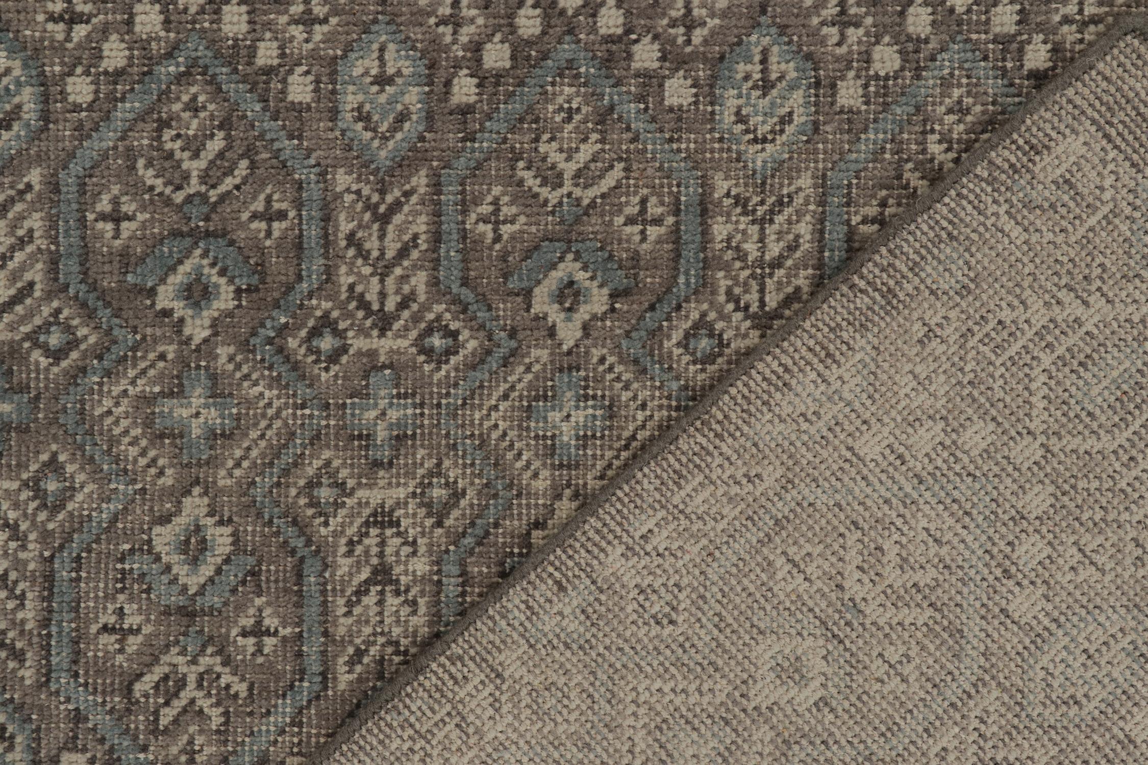 Rug & Kilim's Distressed Tribal Style Teppich in Grau und Blau mit geometrischen Mustern im Zustand „Neu“ im Angebot in Long Island City, NY