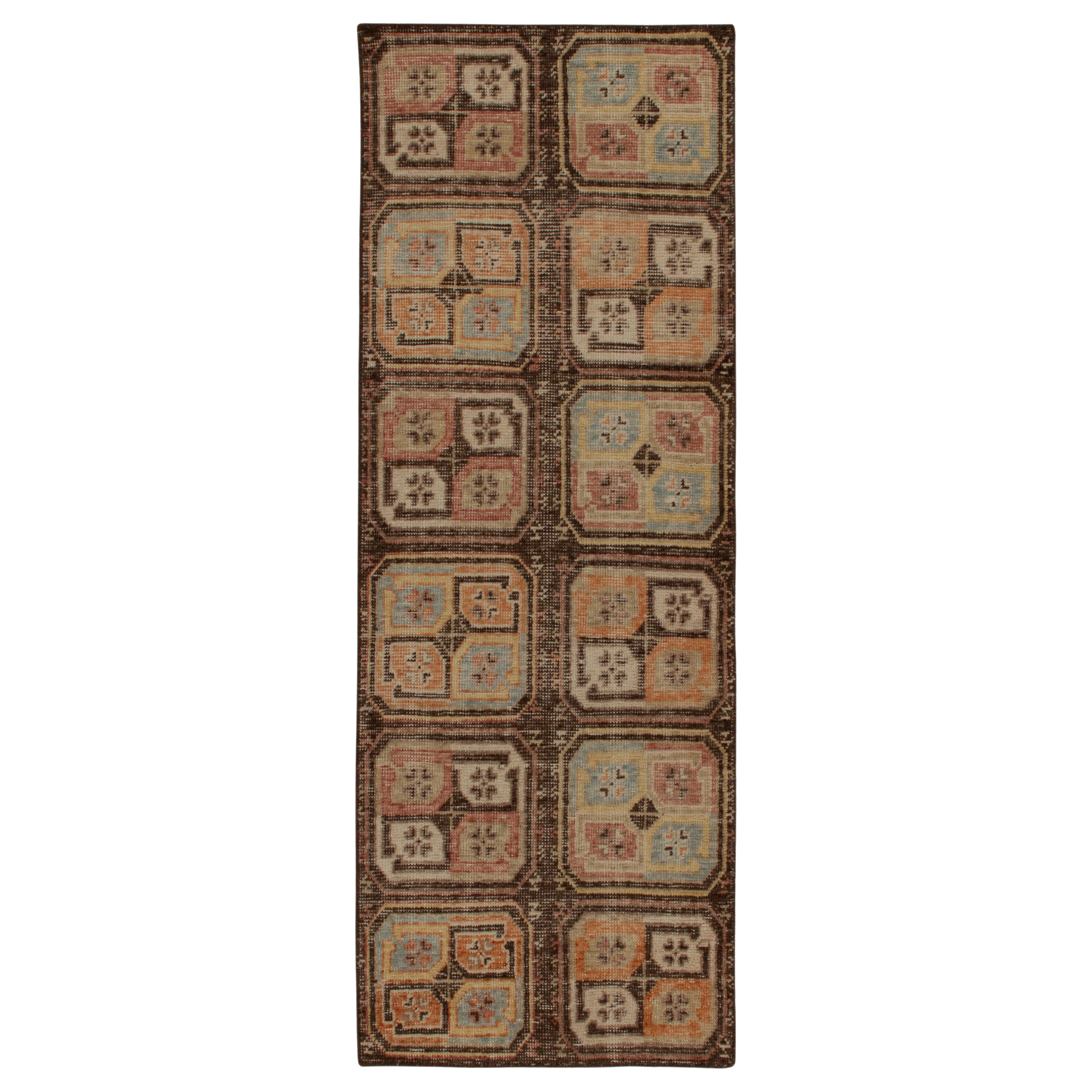 Teppich &amp; Kilims Distressed Tribal Style Läufer in Beige-Braun und bunten Emblems