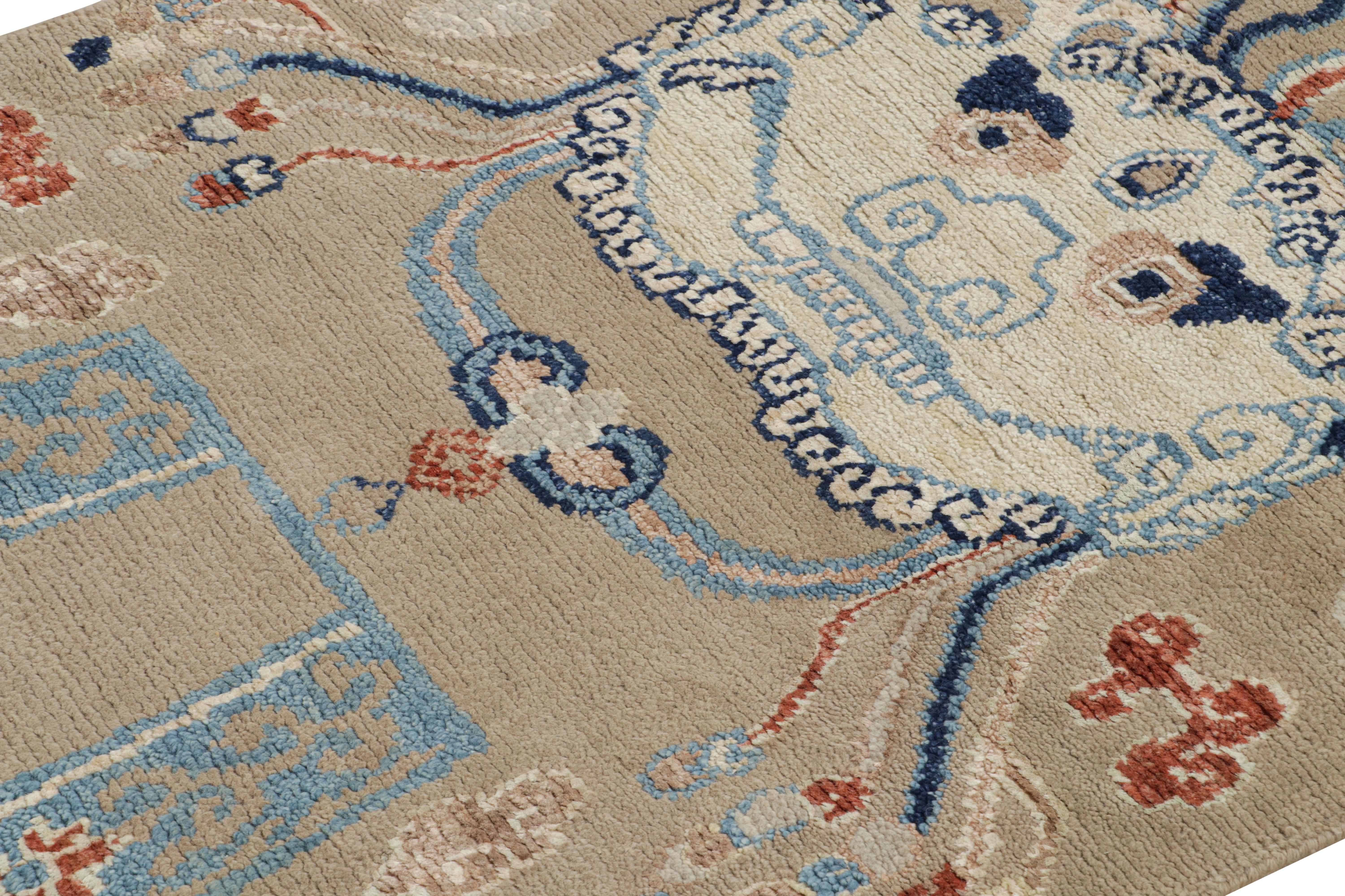 Indien Tapis de course Dragon Pictorial de Rug & Kilim dans les tons beige, orange et bleu en vente