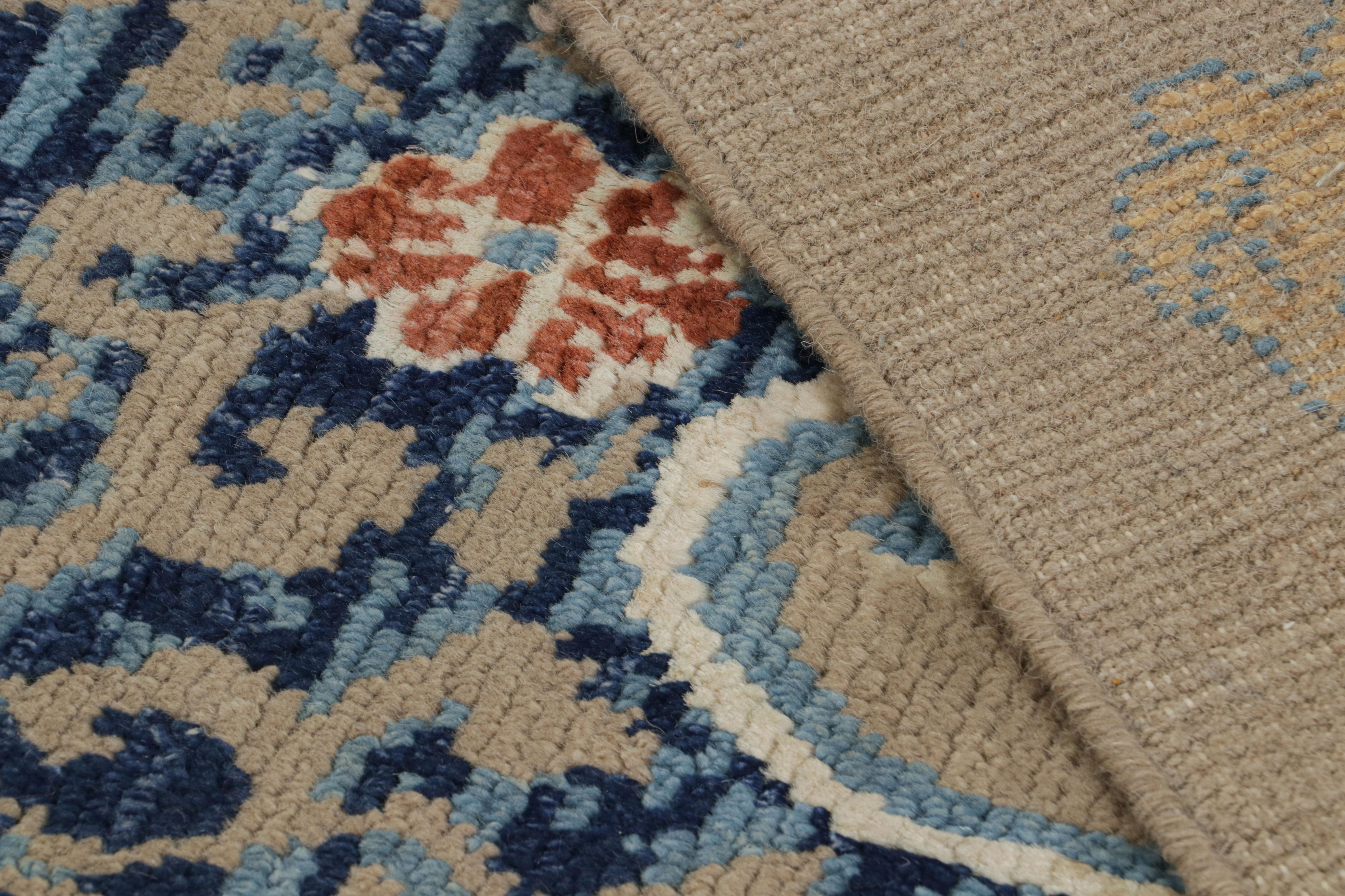 XXIe siècle et contemporain Tapis de course Dragon Pictorial de Rug & Kilim dans les tons beige, orange et bleu en vente