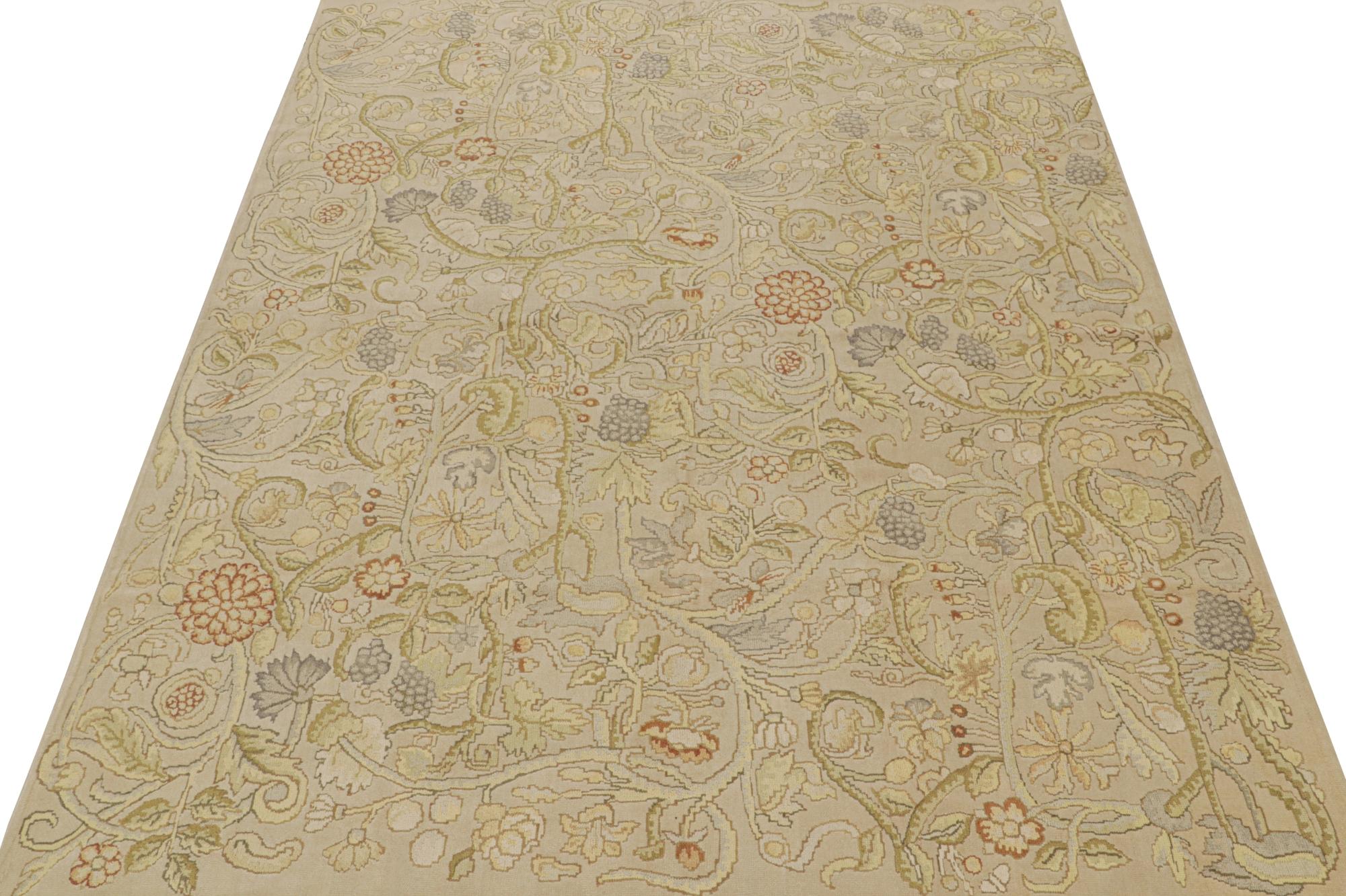 Tapis & Kilim's English Tudor Style Flatweave en beige avec motifs floraux Neuf - En vente à Long Island City, NY