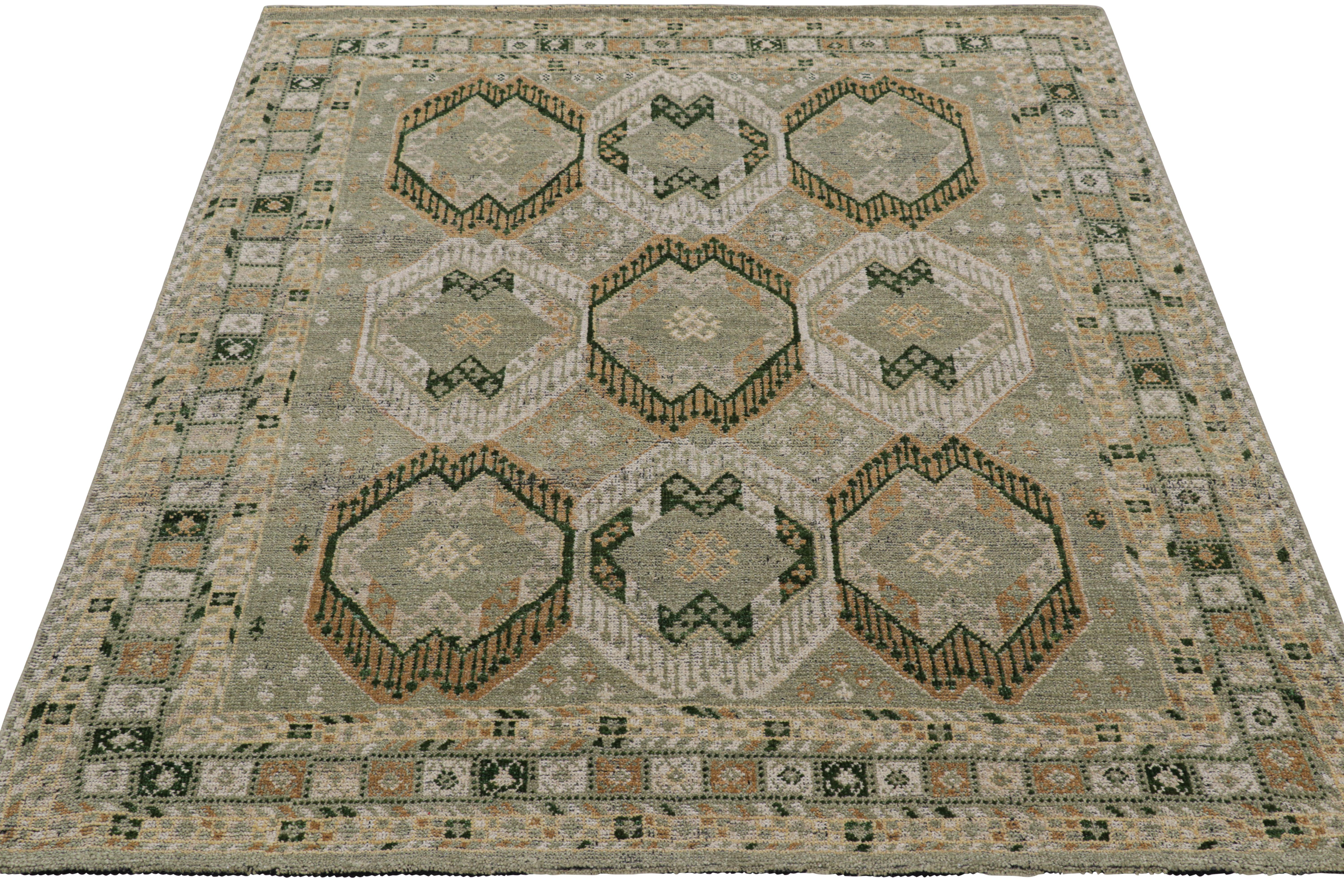 Noué à la main Rug & Kilim's Ersari Style Rug in Light Green Tones with Geometric Medallions (tapis de style Ersari dans les tons vert clair avec des médaillons géométriques) en vente