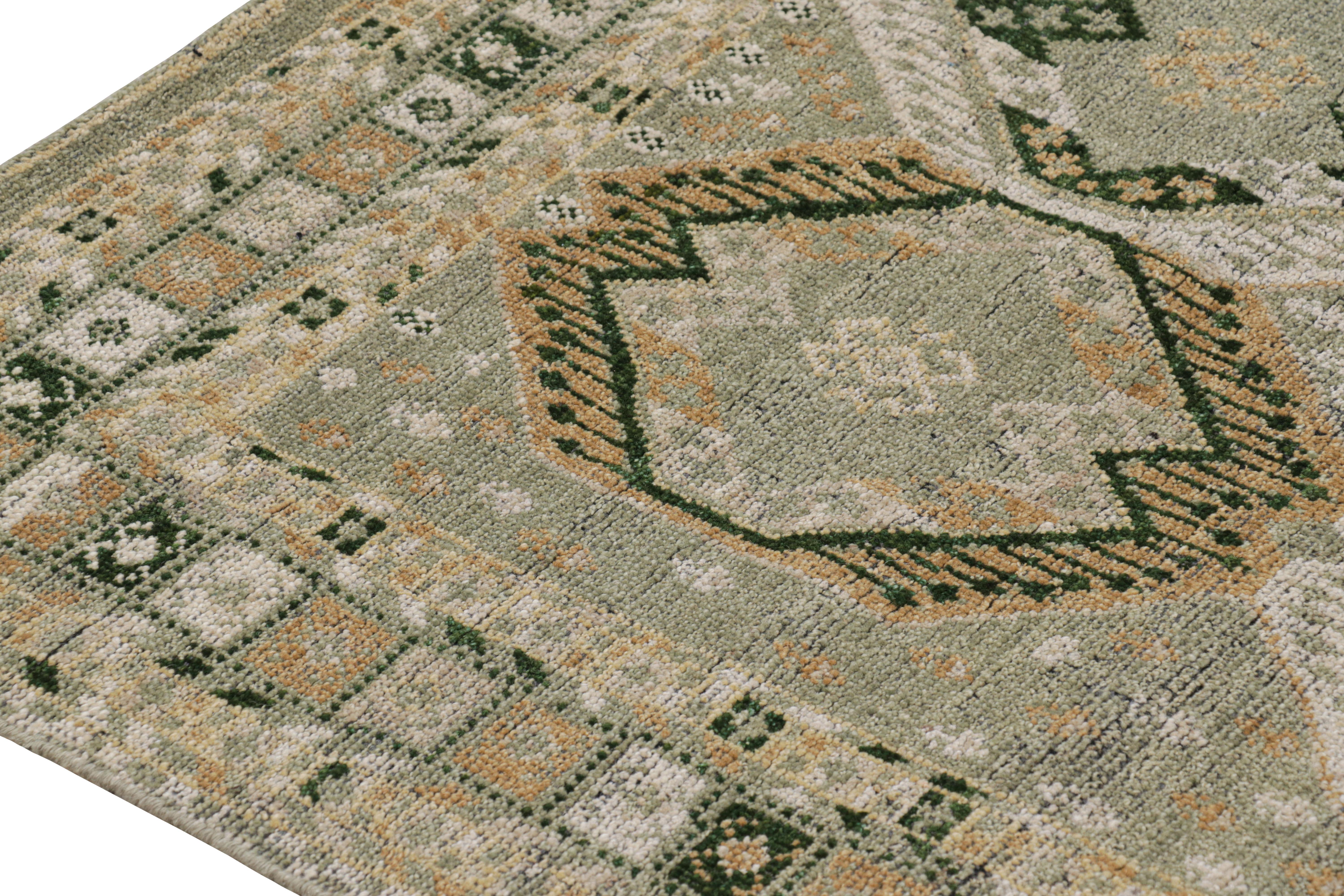 Rug & Kilim's Ersari Style Rug in Light Green Tones with Geometric Medallions (tapis de style Ersari dans les tons vert clair avec des médaillons géométriques) Neuf - En vente à Long Island City, NY