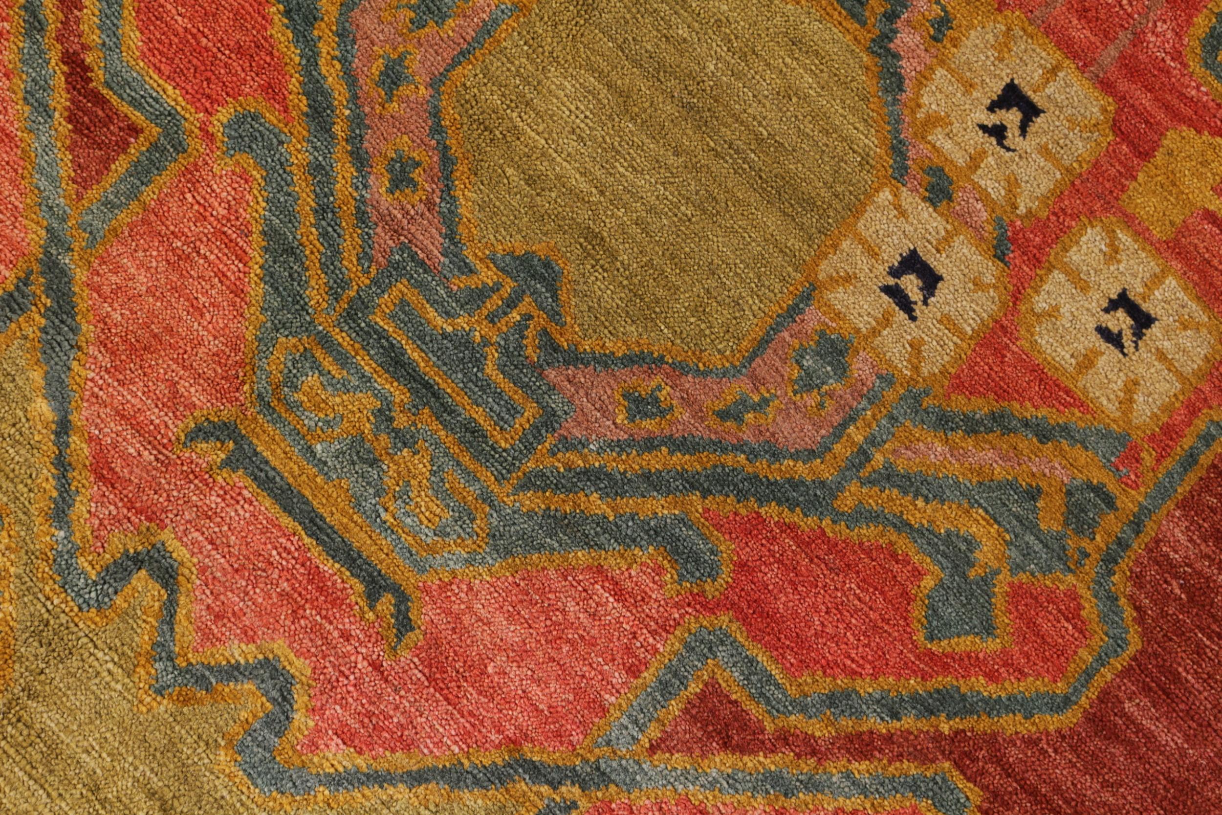 Teppich im Ersari-Stil von Teppich & Kilims mit rotem und grünem geometrischem Muster im Zustand „Neu“ im Angebot in Long Island City, NY