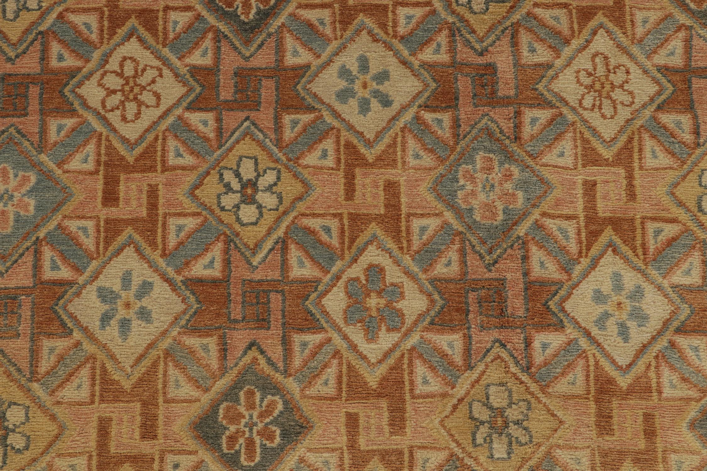 Rug & Kilim's Europäischer Teppich im Art Deco Stil in Beige und Blau Muster im Zustand „Neu“ im Angebot in Long Island City, NY