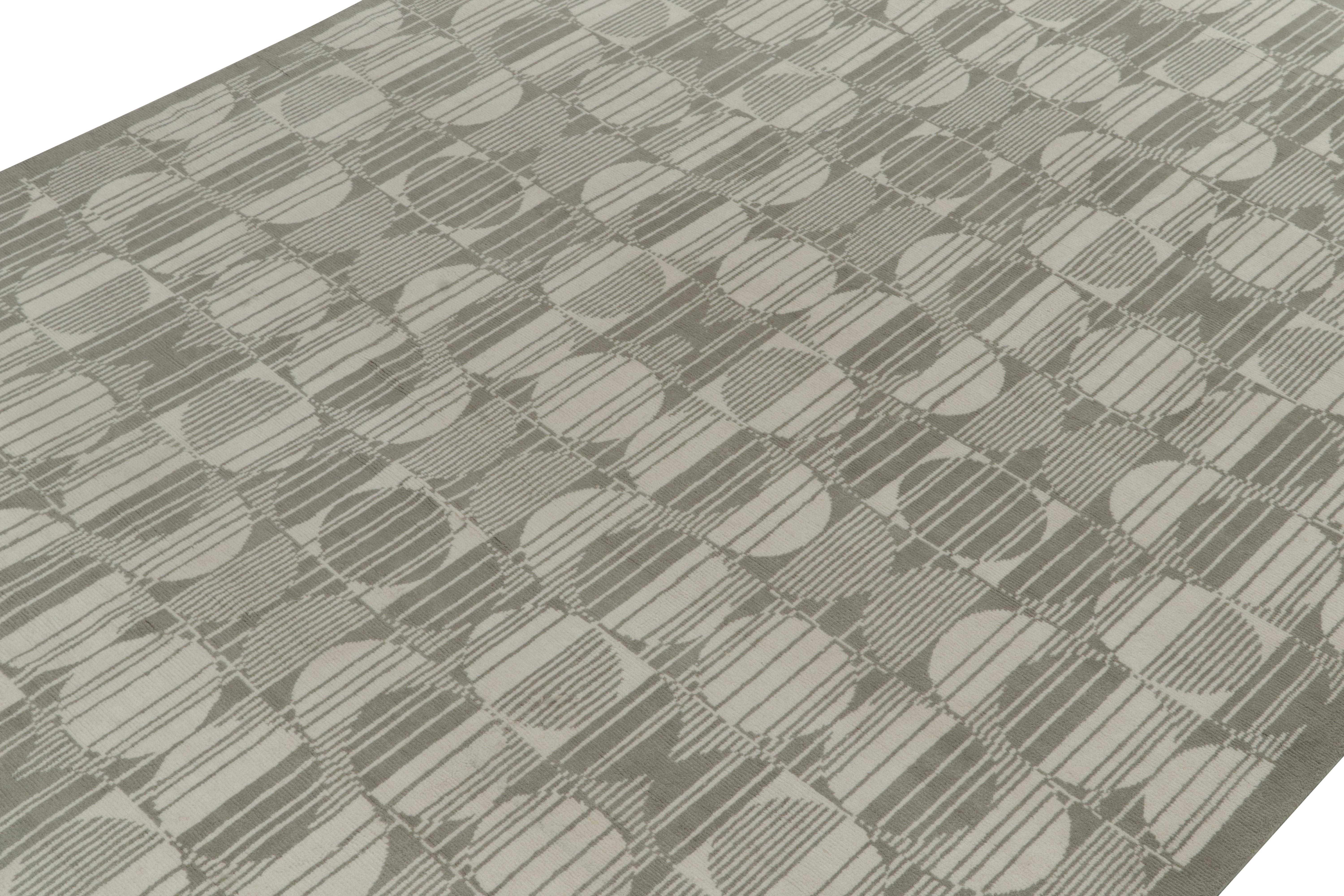 Indian Rug & Kilim’s European Deco Style Rug in Gray & White Geometric Patterns For Sale