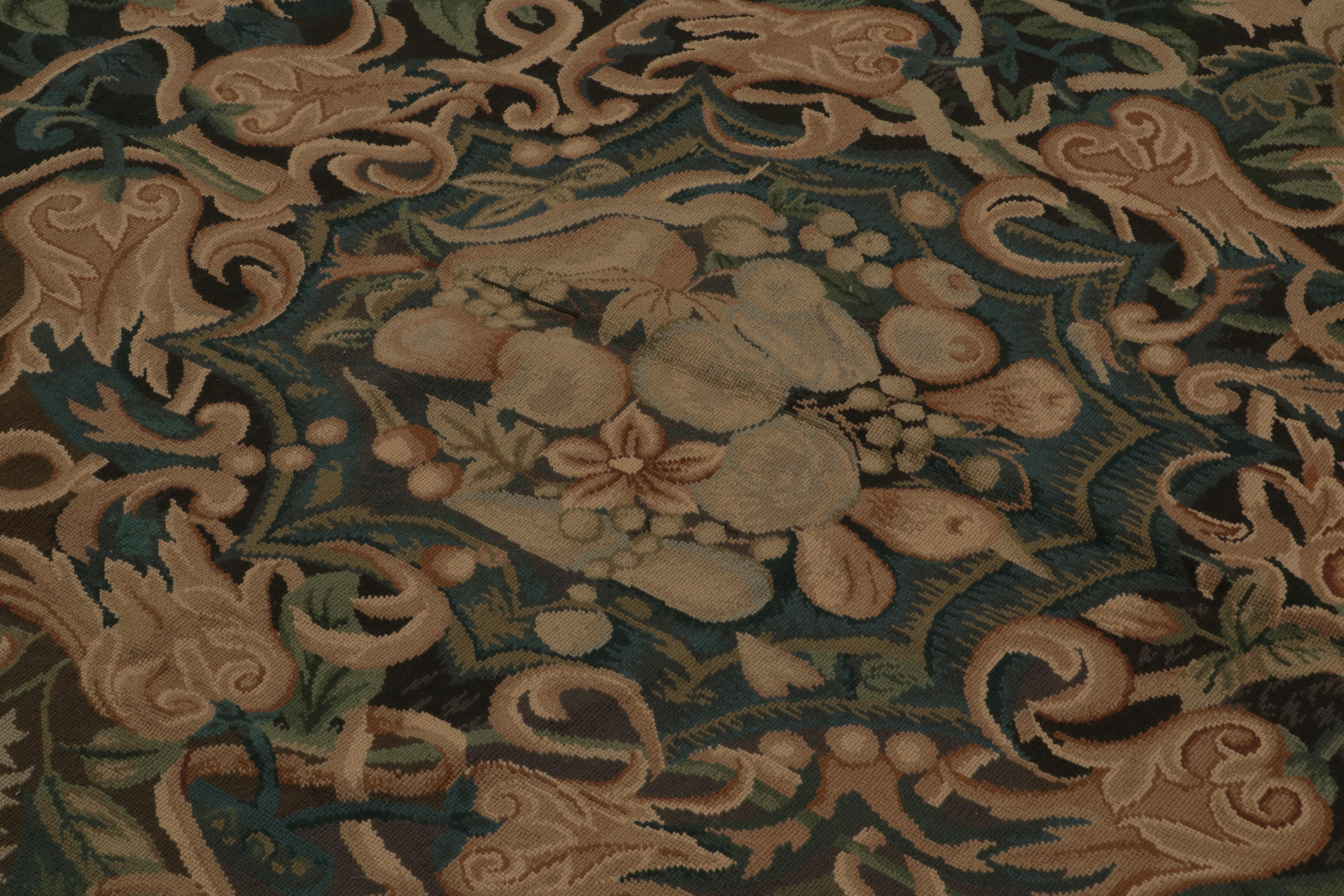 Moderne Rug & Kilim's European Flatweave Rug in Brown with Pictorials and Floral Pattern (Tapis européen tissé à plat en brun avec motifs floraux) en vente