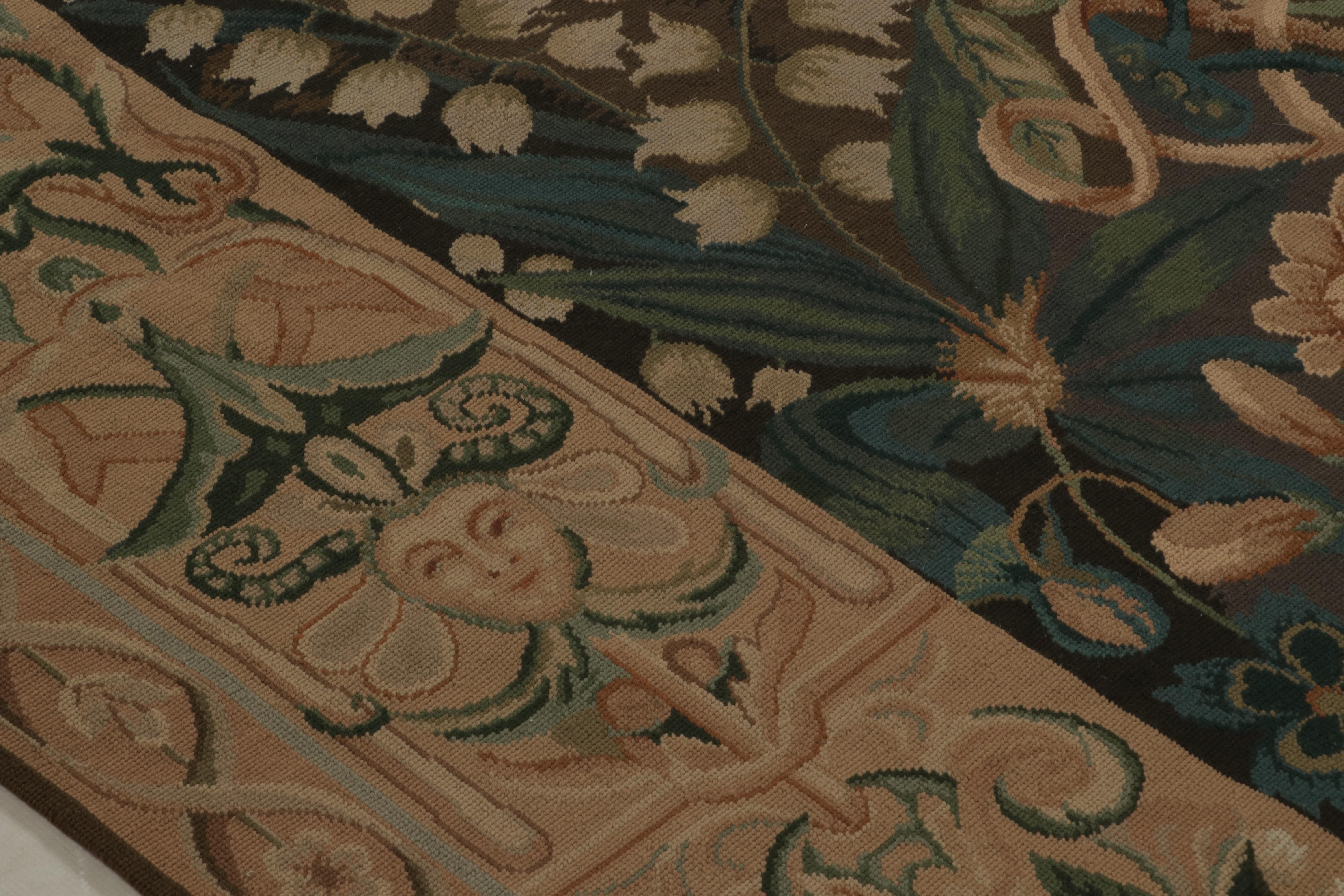 XXIe siècle et contemporain Rug & Kilim's European Flatweave Rug in Brown with Pictorials and Floral Pattern (Tapis européen tissé à plat en brun avec motifs floraux) en vente