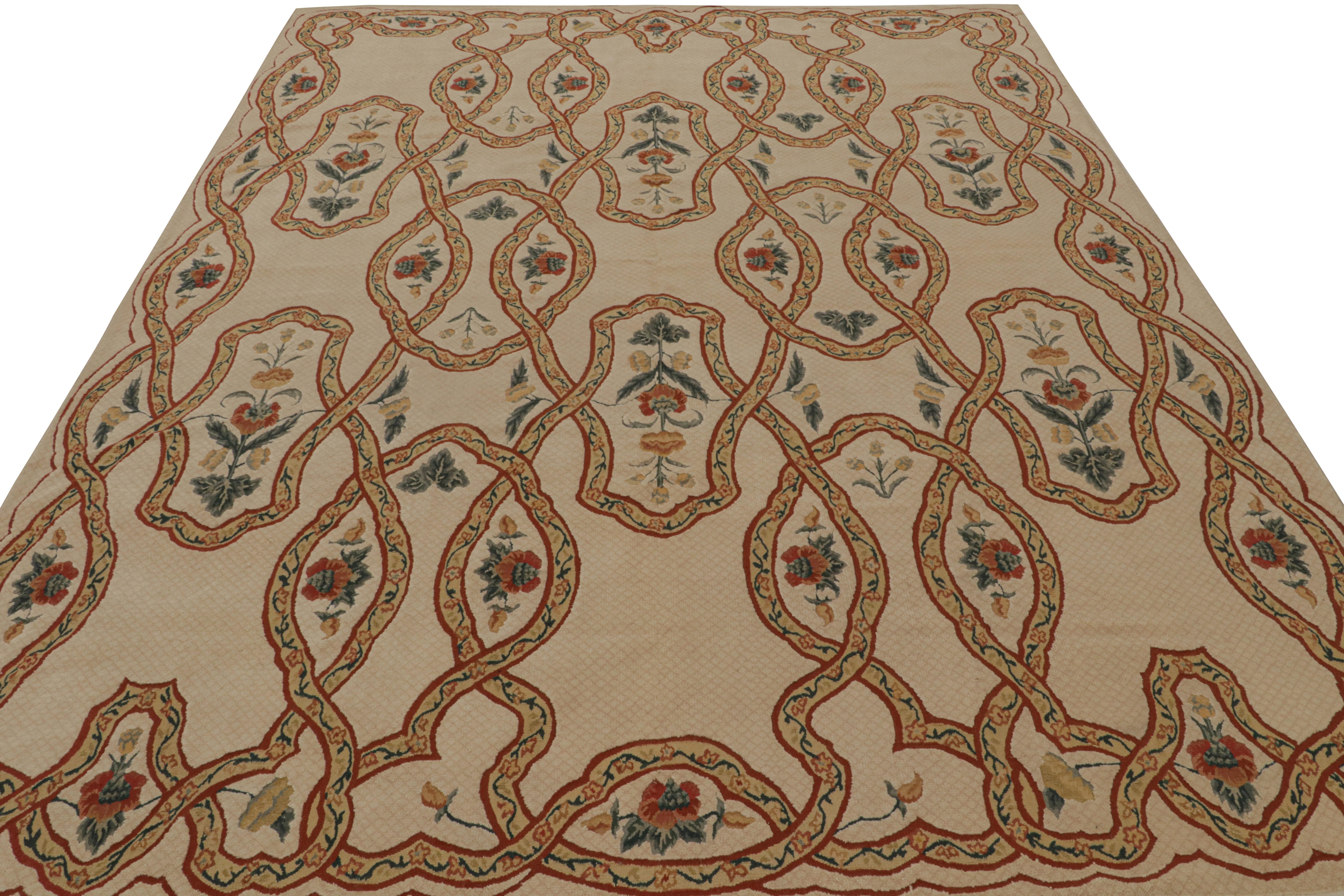 Moderne Rug & Kilim's European Rug in Beige, with Green and Red Floral Patterns (tapis européen en beige, avec des motifs floraux verts et rouges) en vente
