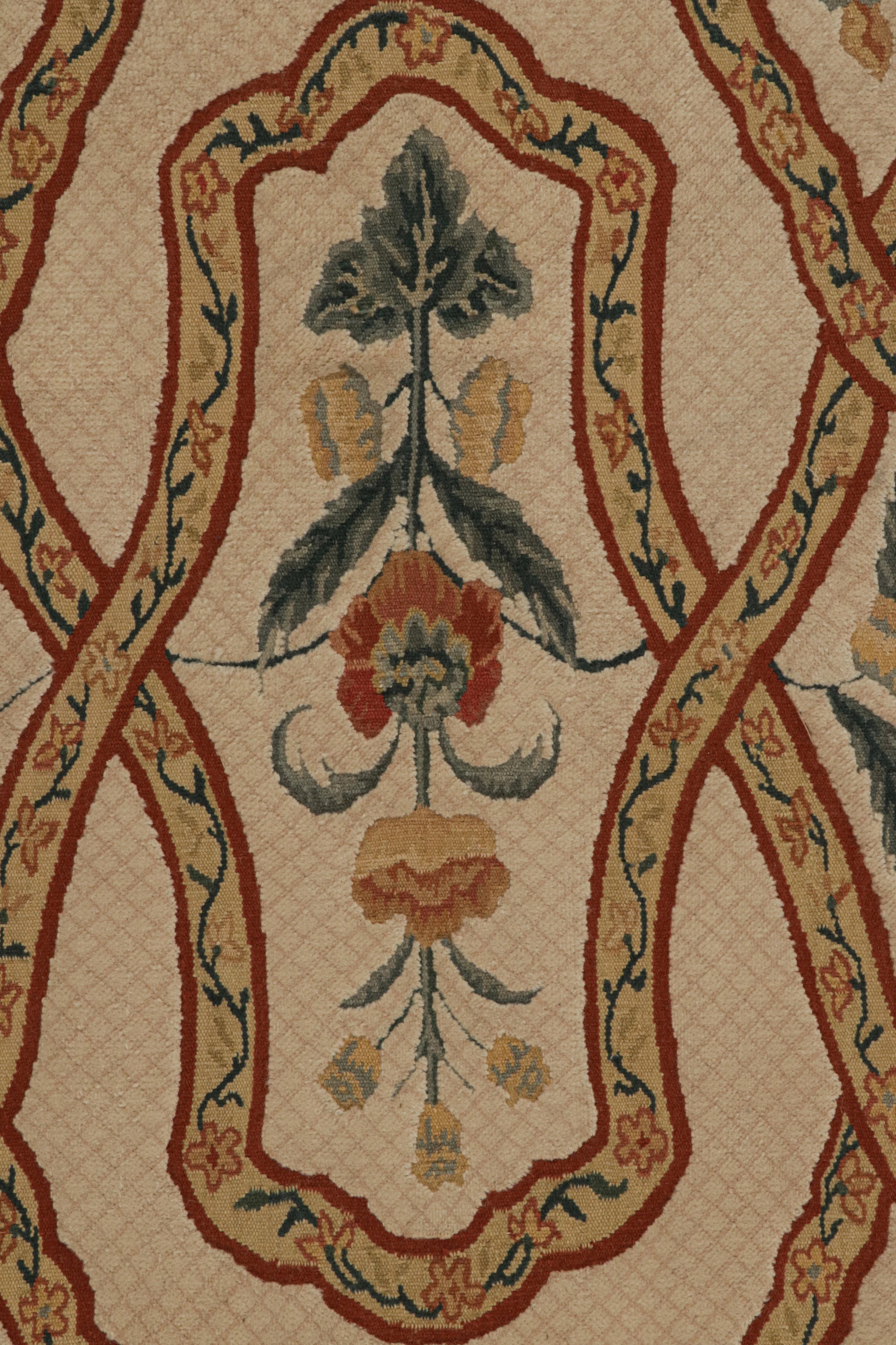 Rug & Kilim's European Rug in Beige, with Green and Red Floral Patterns (tapis européen en beige, avec des motifs floraux verts et rouges) Neuf - En vente à Long Island City, NY