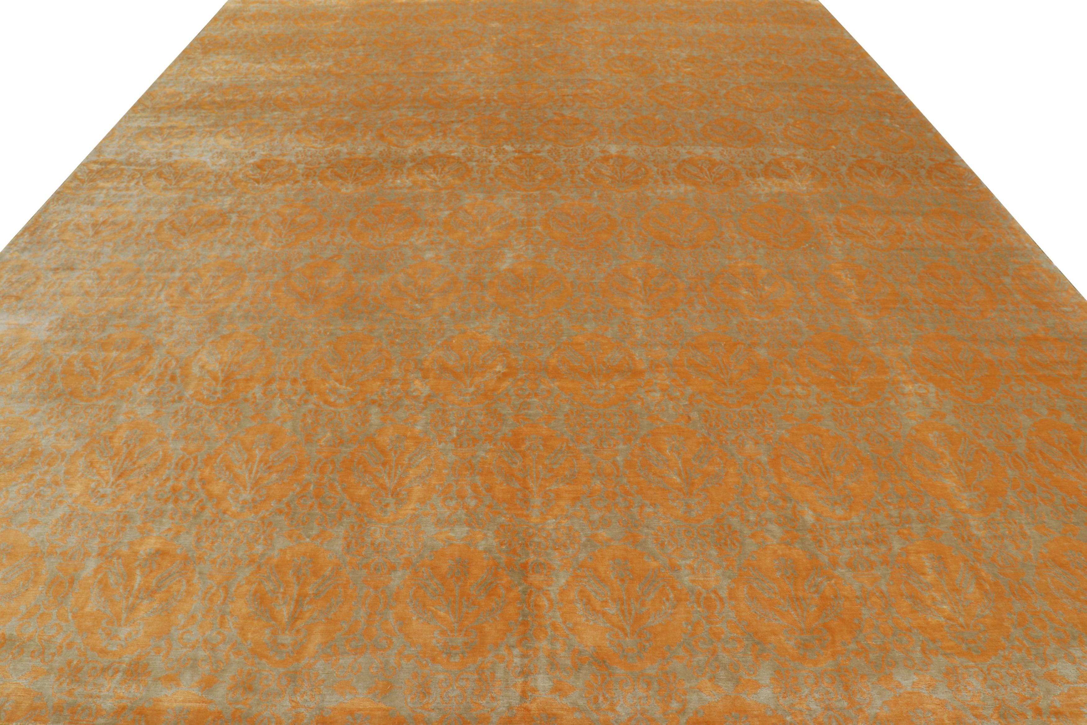 Rug & Kilim's European Rug in Gold and Greene with Floral Patterns Medici (tapis européen en or et vert avec motifs floraux) Neuf - En vente à Long Island City, NY