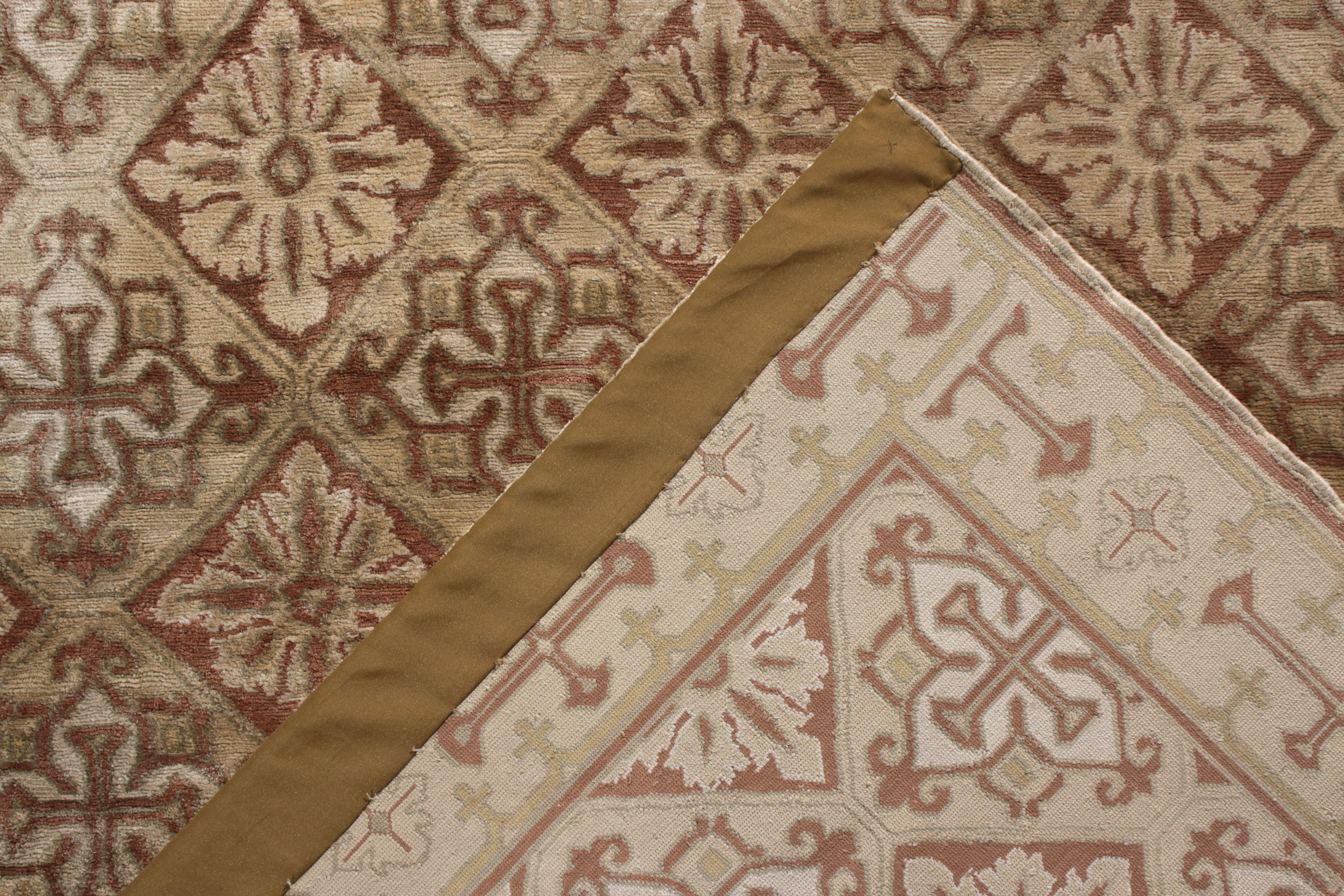XXIe siècle et contemporain Rug & Kilim's European Style Art Deco Rug in Beige Brown Geometric Pattern (tapis de style européen Art déco à motif géométrique beige et brun) en vente