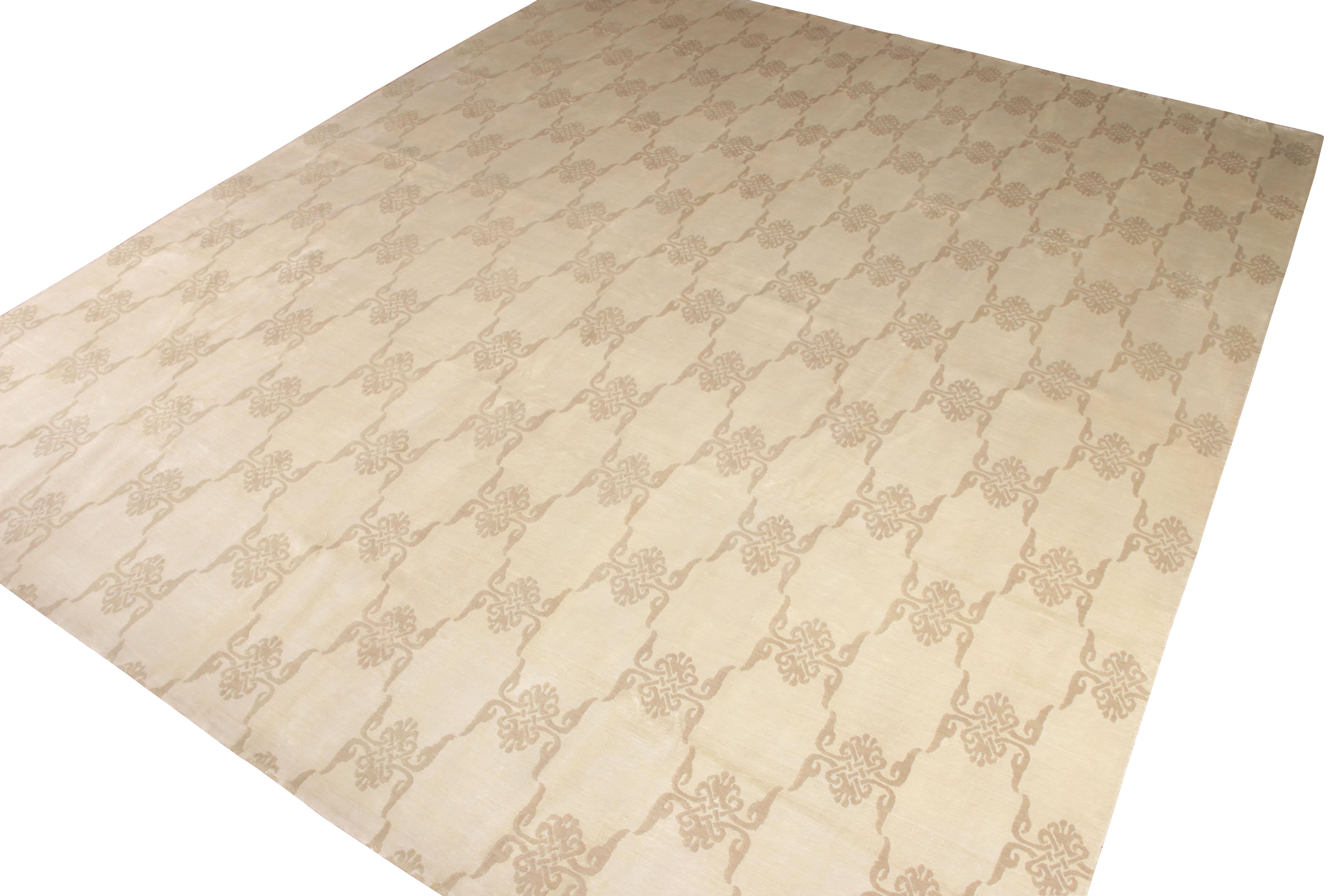 Teppich & Kilims European Style, maßgefertigter Teppich mit geometrischem Muster in Beigebraun (Moderne) im Angebot