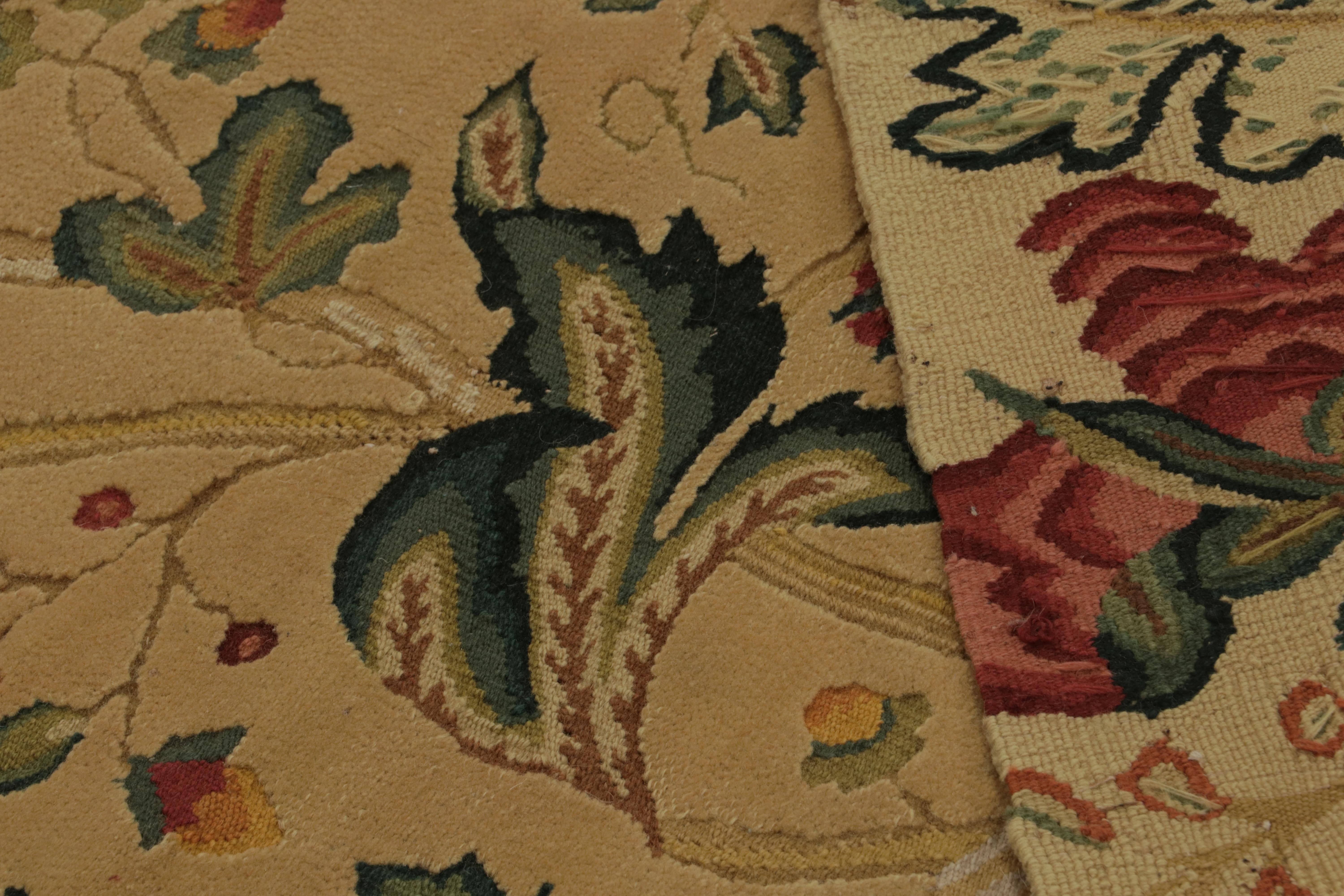 Rug & Kilim's Flachgewebe-Teppich in Creme mit Blumenmuster 'Tudor' im europäischen Stil im Angebot 3