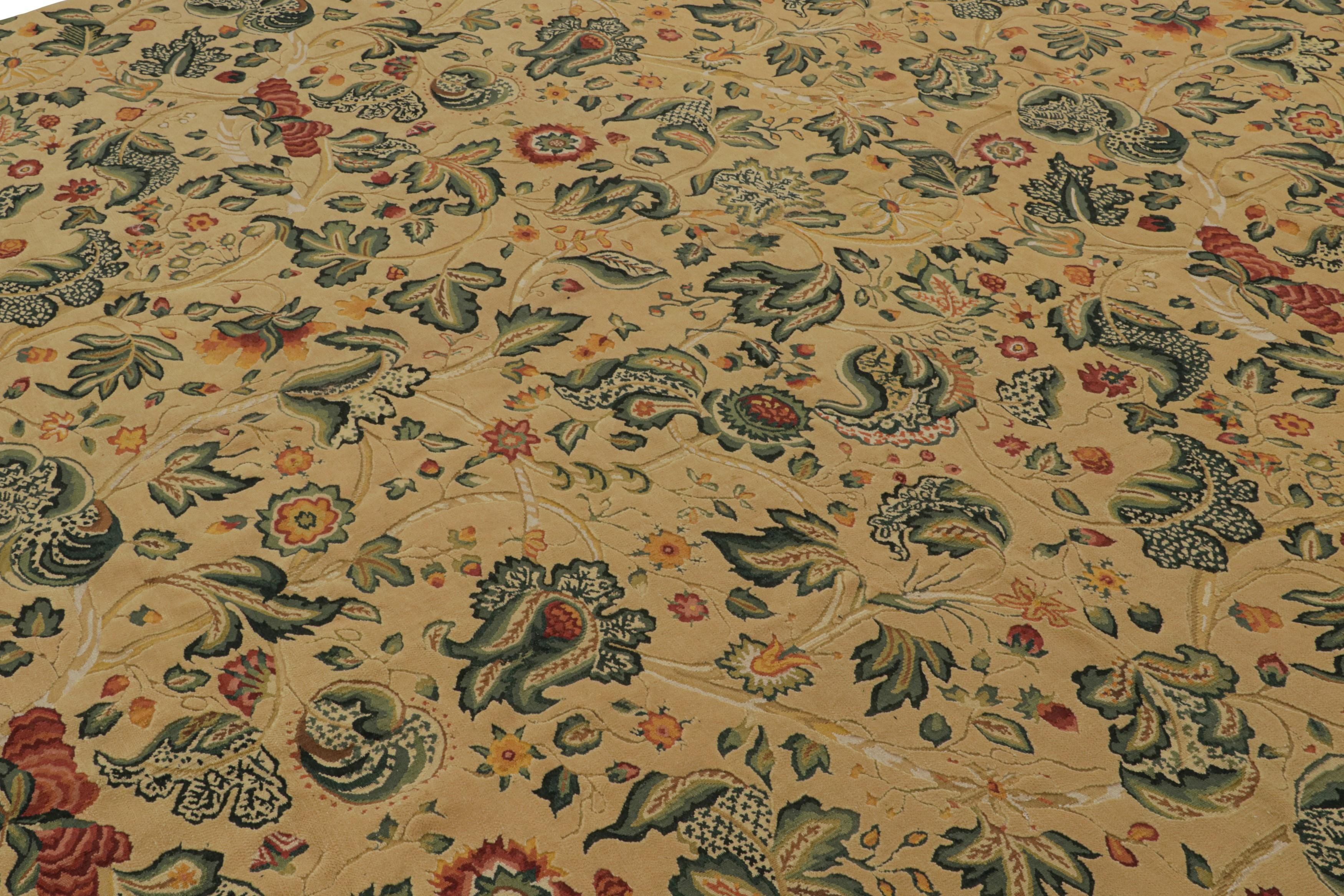 Rug & Kilim's Flachgewebe-Teppich in Creme mit Blumenmuster 'Tudor' im europäischen Stil (Handgewebt) im Angebot