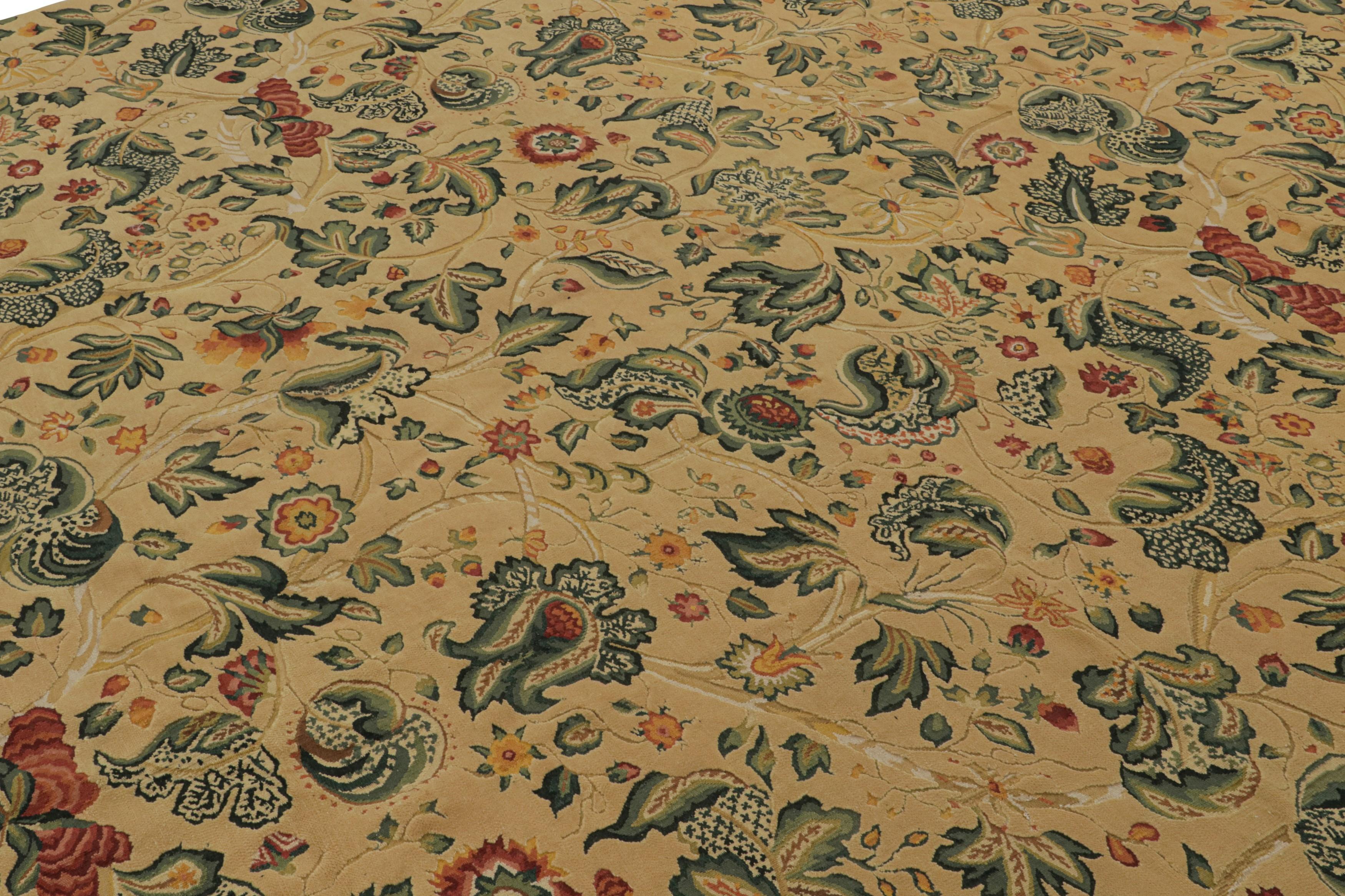 Tissé à la main Rug & Kilim's European Style Flatweave Rug in Cream with Floral Patterns 'Tudor' (Tapis tissé plat de style européen en crème avec motifs floraux) en vente