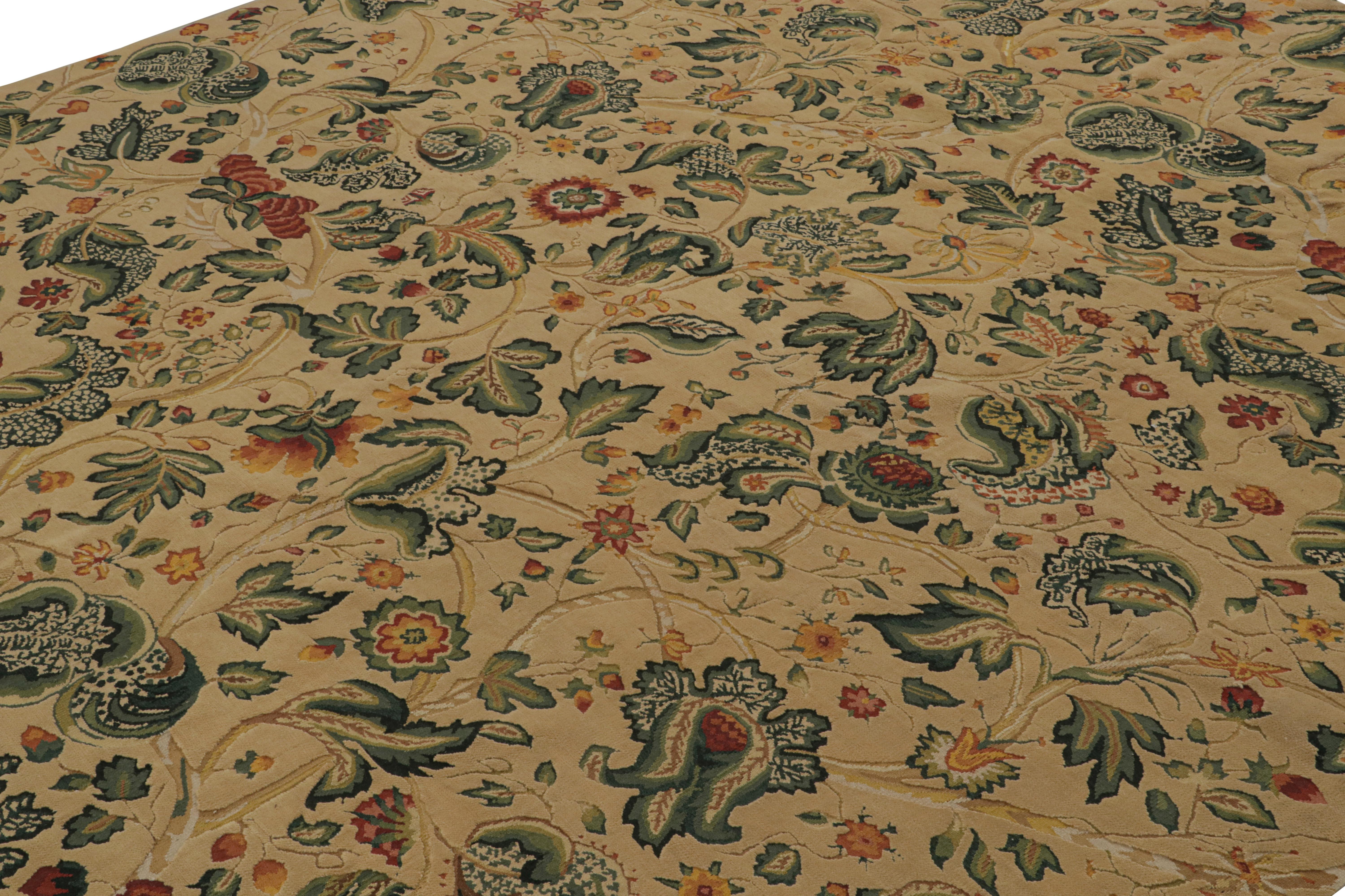 Chinois Rug & Kilim's European Style Flatweave Rug in Cream with Floral Patterns 'Tudor' (Tapis tissé plat de style européen en crème avec motifs floraux) en vente