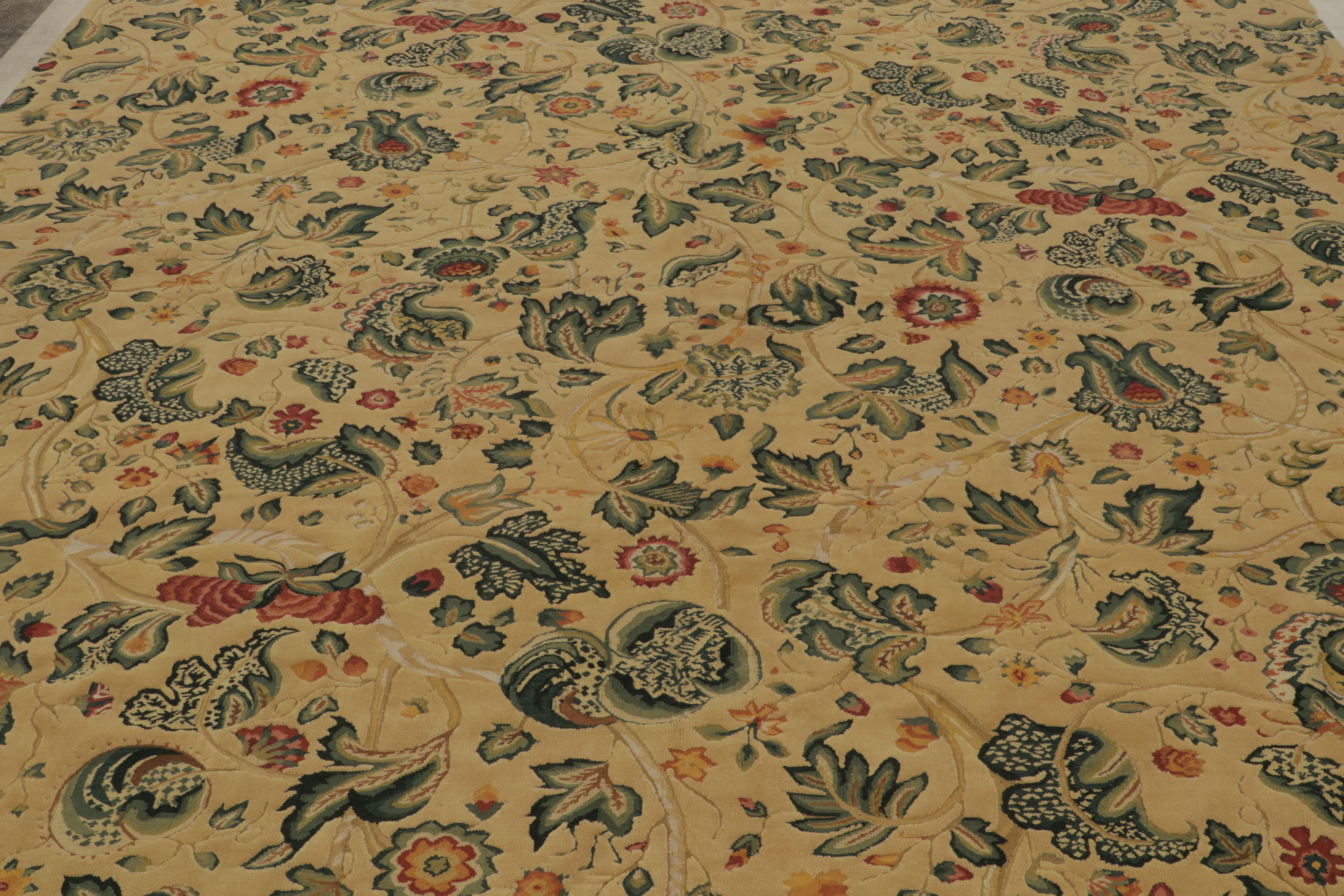 Rug & Kilim's Flachgewebe-Teppich in Creme mit Blumenmuster 'Tudor' im europäischen Stil im Zustand „Neu“ im Angebot in Long Island City, NY
