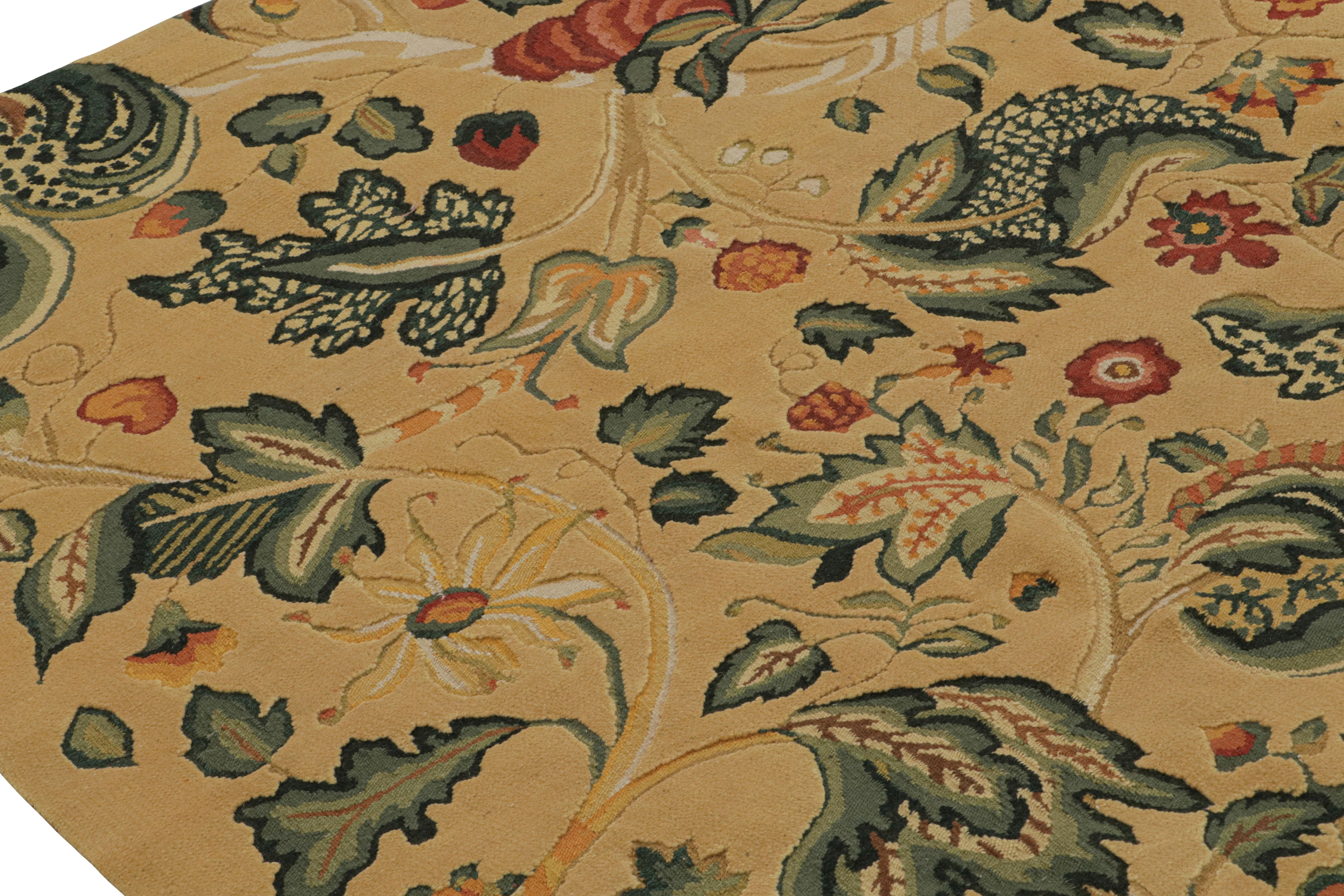Rug & Kilim's European Style Flatweave Rug in Cream with Floral Patterns 'Tudor' (Tapis tissé plat de style européen en crème avec motifs floraux) Neuf - En vente à Long Island City, NY