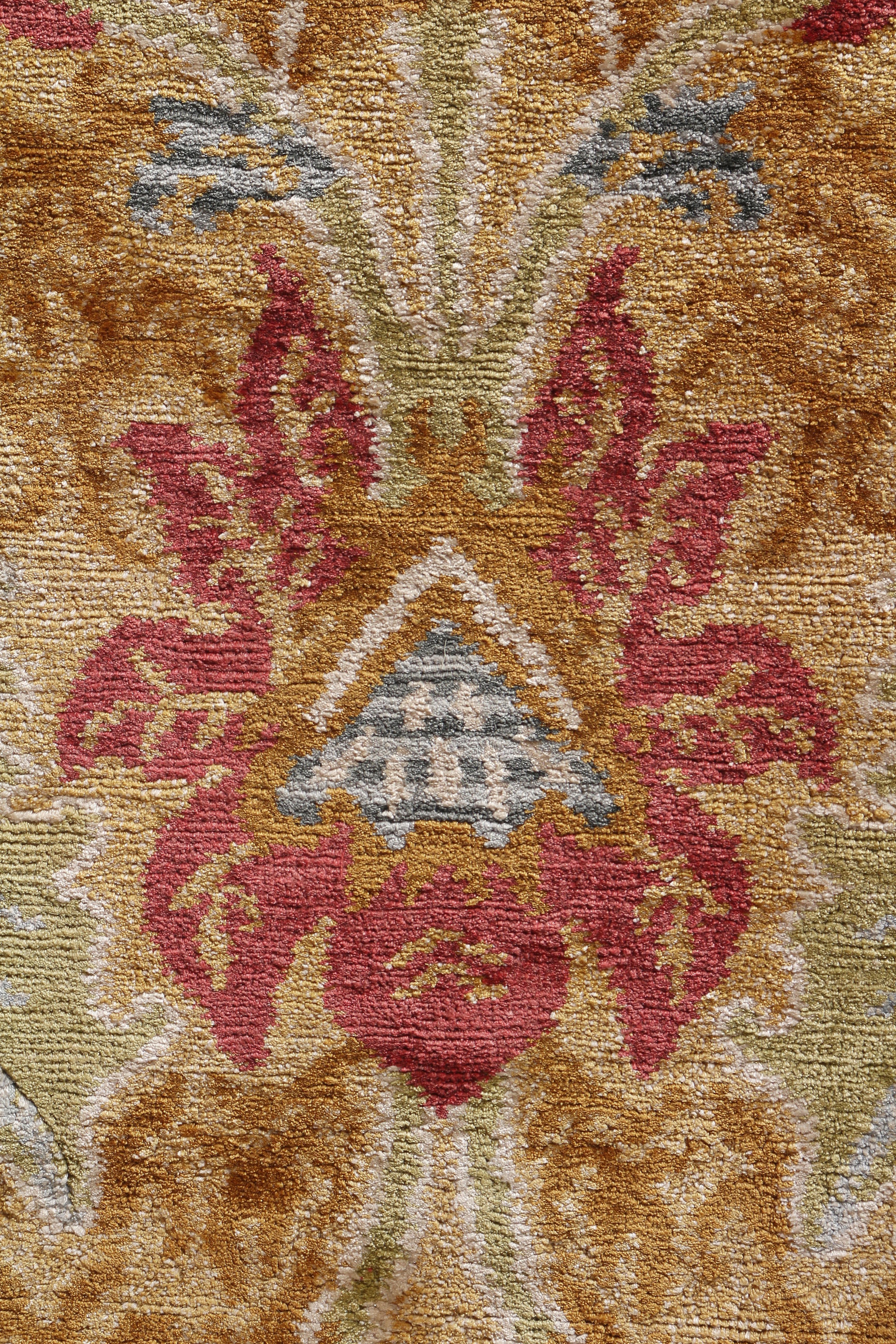 Art déco Rug & Kilim's European-Style Floral Rug Gold Red Wool and Silk Rug en vente