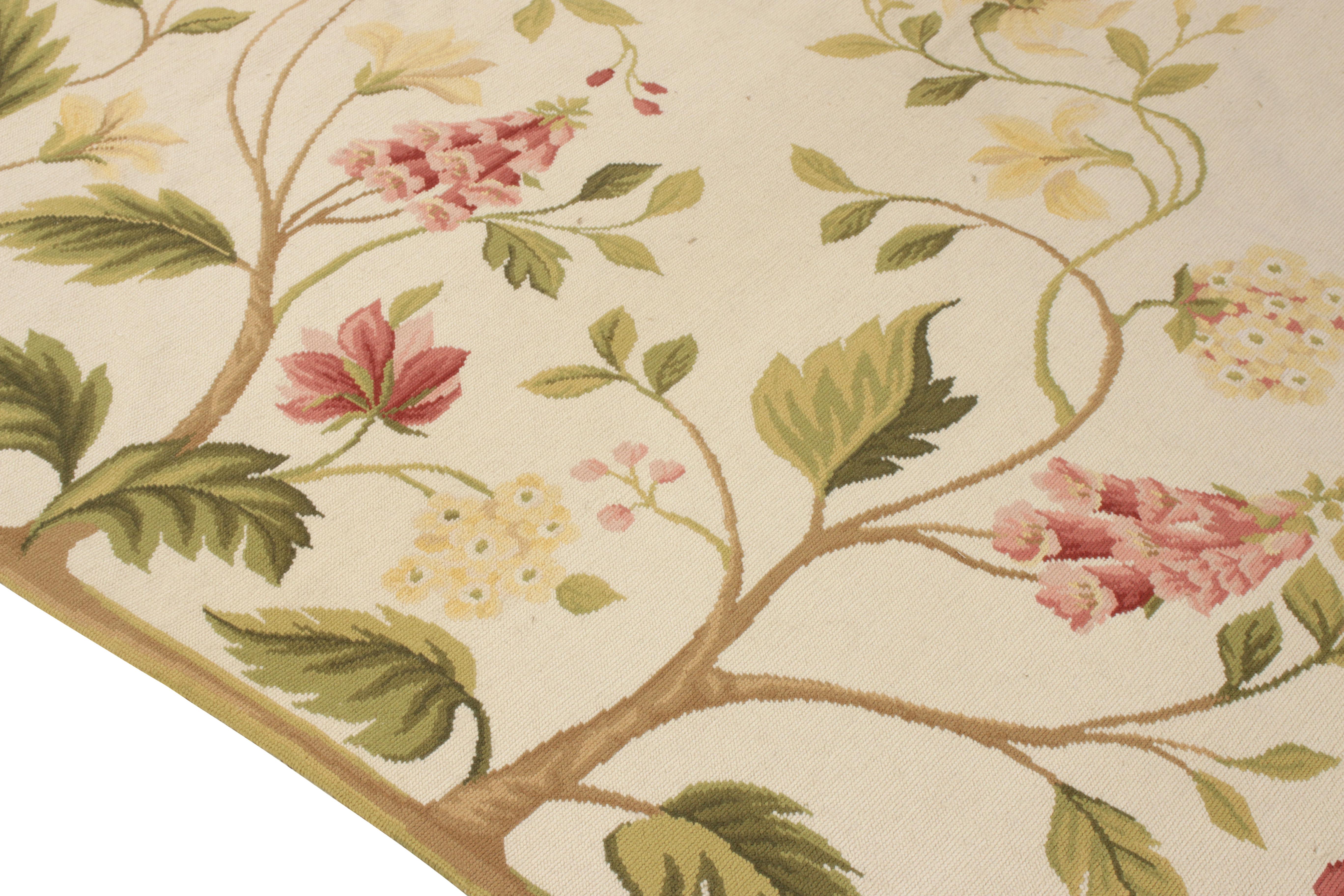 Cinese Rug & Kilim - Tappeto a punta d'ago in stile europeo, beige-marrone, motivo floreale verde in vendita