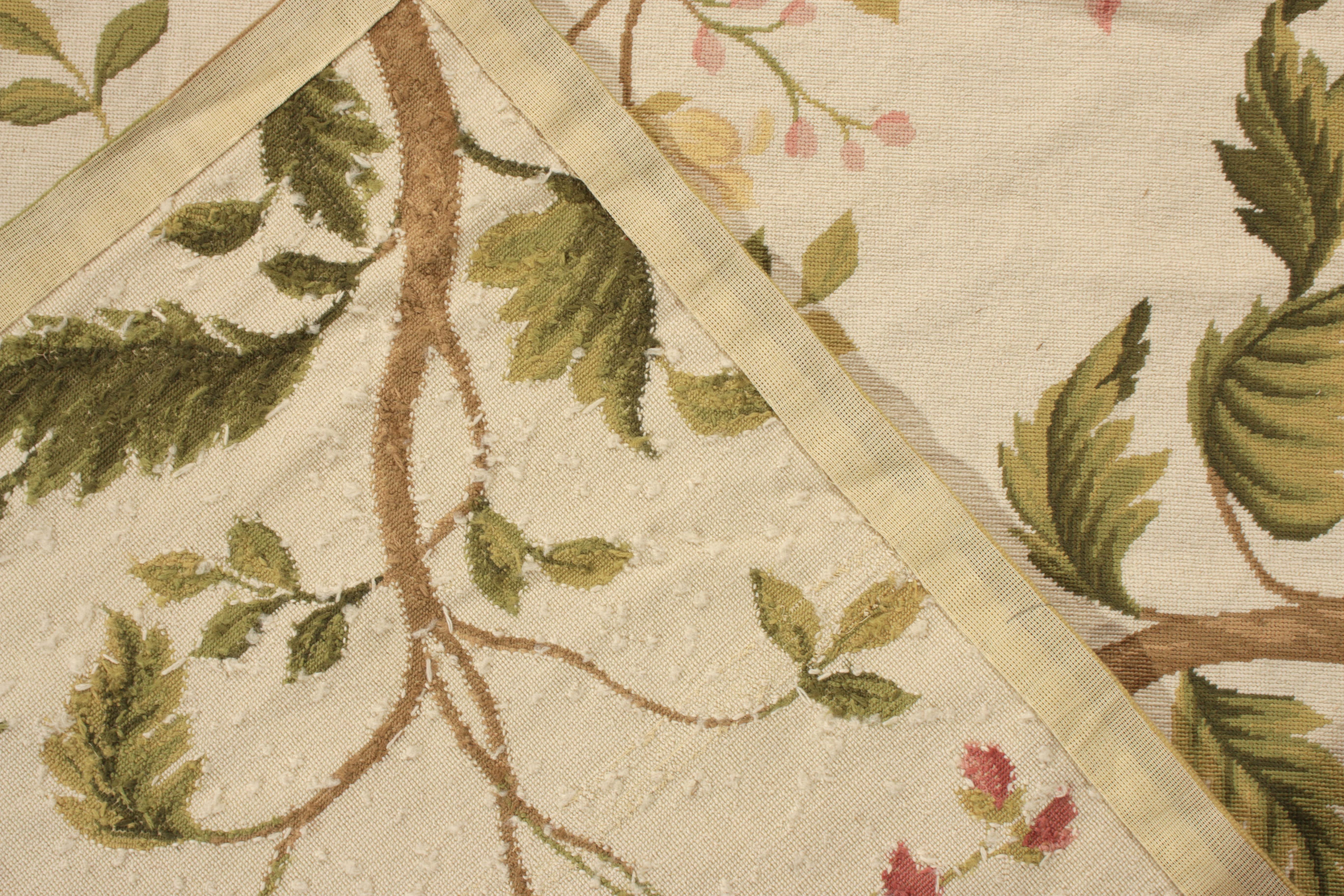 Noué à la main Rug & Kilim's European Style Needlepoint Rug, Beige-Brown, Green Floral Pattern (tapis à points d'aiguille de style européen, beige et marron, motif floral vert) en vente