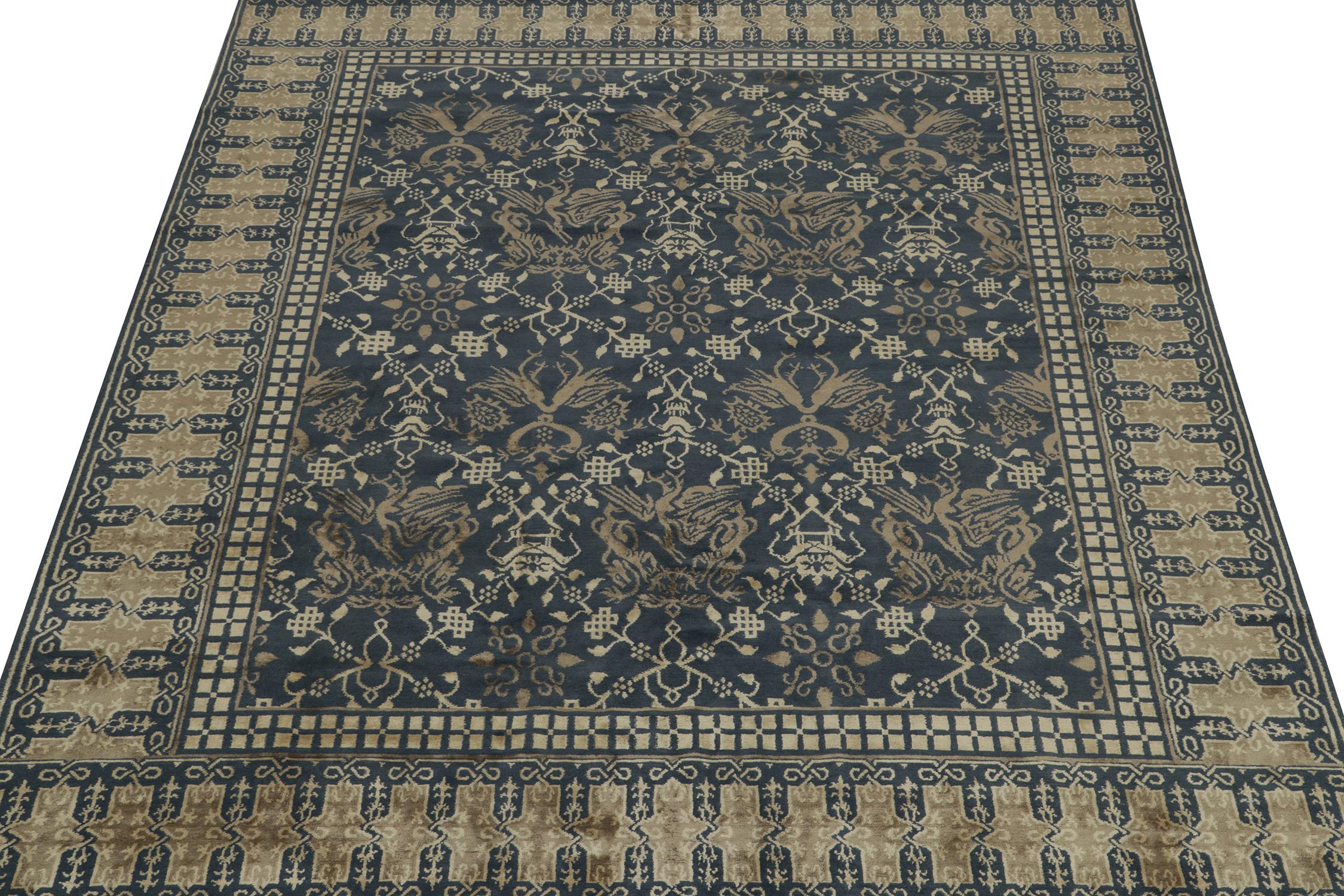 Népalais Tapis Pictorial de style européen de Rug & Kilim en bleu avec motifs de dragons dorés en vente
