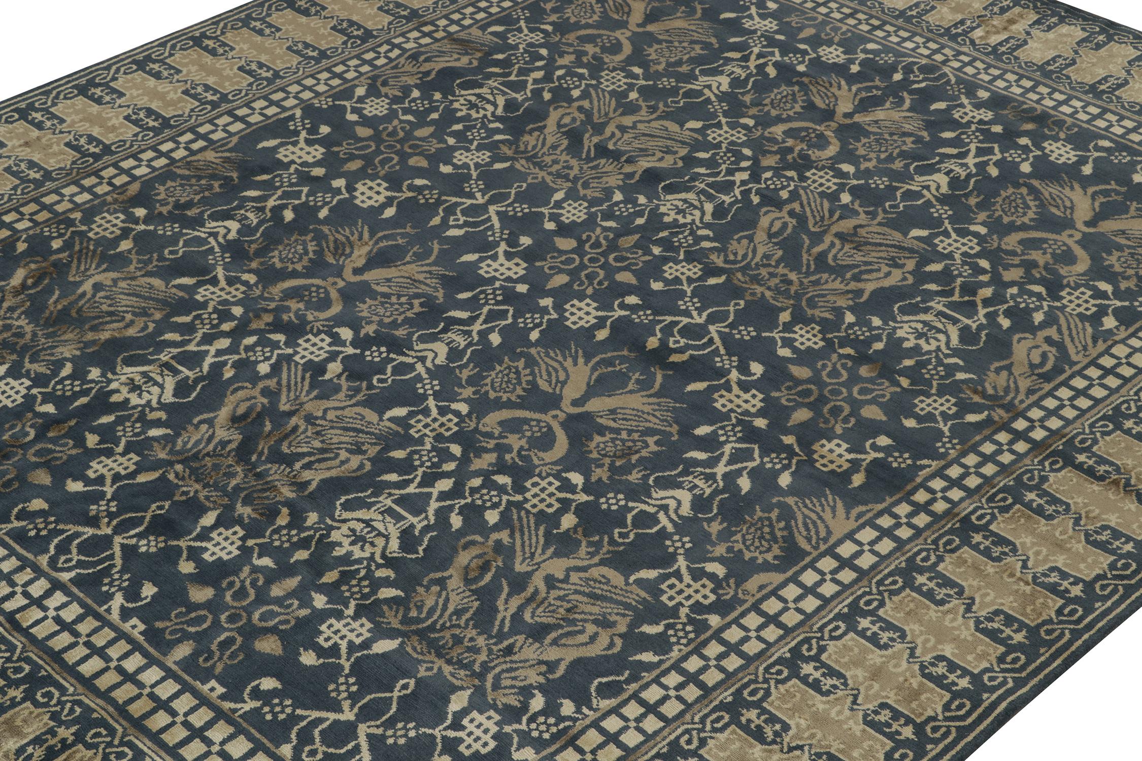 Noué à la main Tapis Pictorial de style européen de Rug & Kilim en bleu avec motifs de dragons dorés en vente