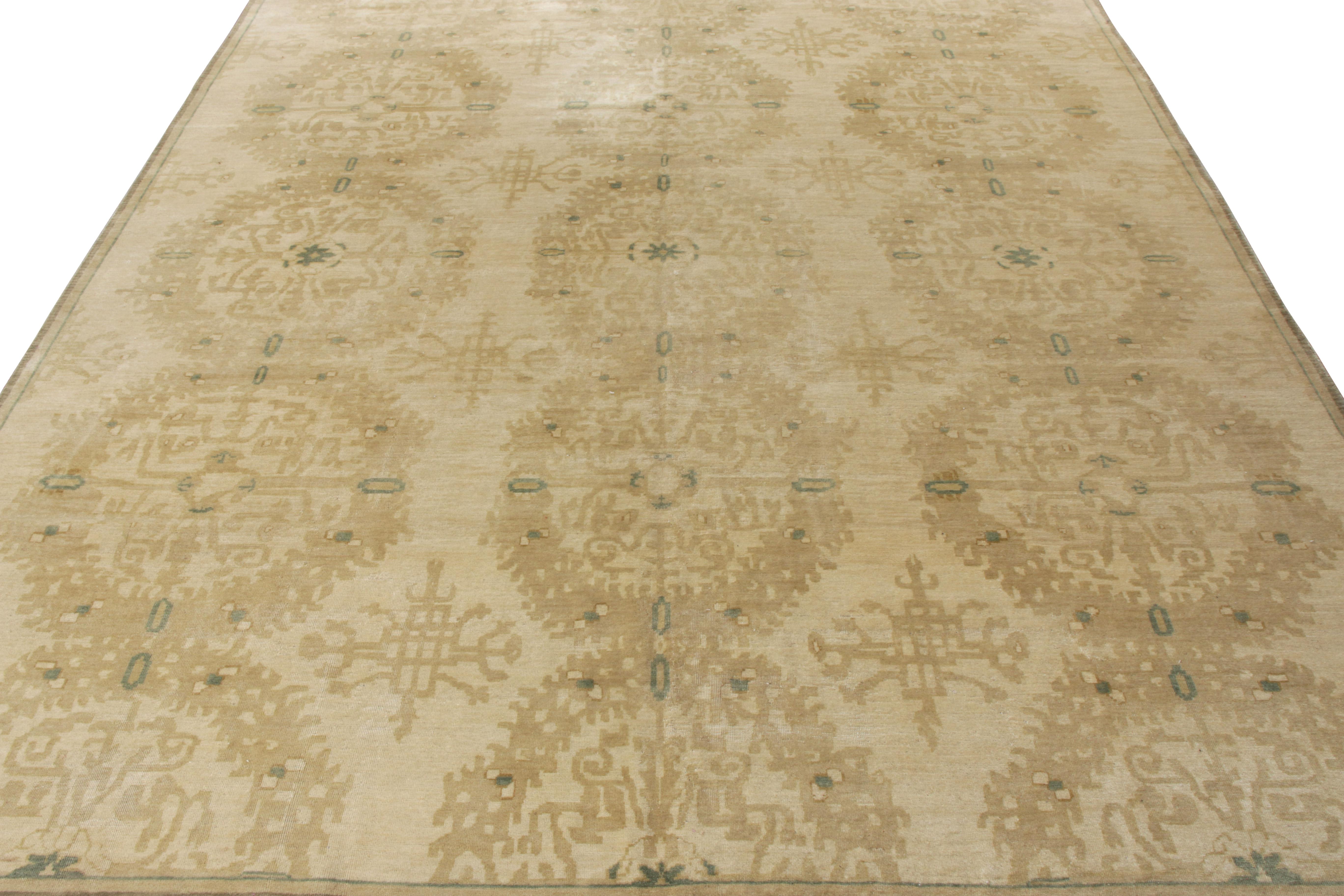 Hand-knotted in wool, an 8x10 Spanish-inspired rug dubbed “Alcaraz'' from Rug & Kilim’s European Collection. Revelling in the novelty of contemporary imagination, the rug witnesses hints of classic sensibilities that can be seen in the garb of a