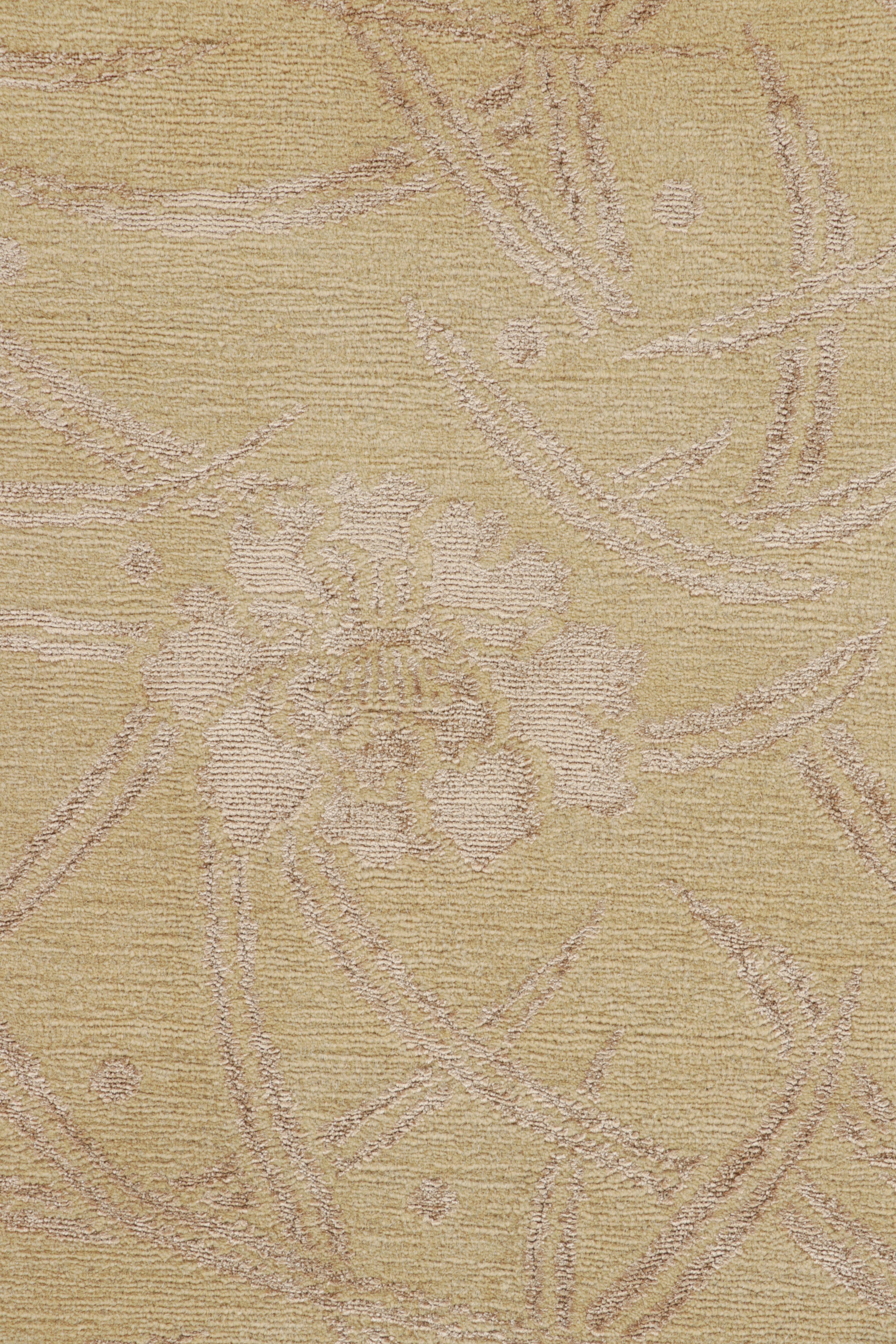 Rug & Kilim's Modern Art Deco Style Rug in Gold mit Blumenmustern im Zustand „Neu“ im Angebot in Long Island City, NY