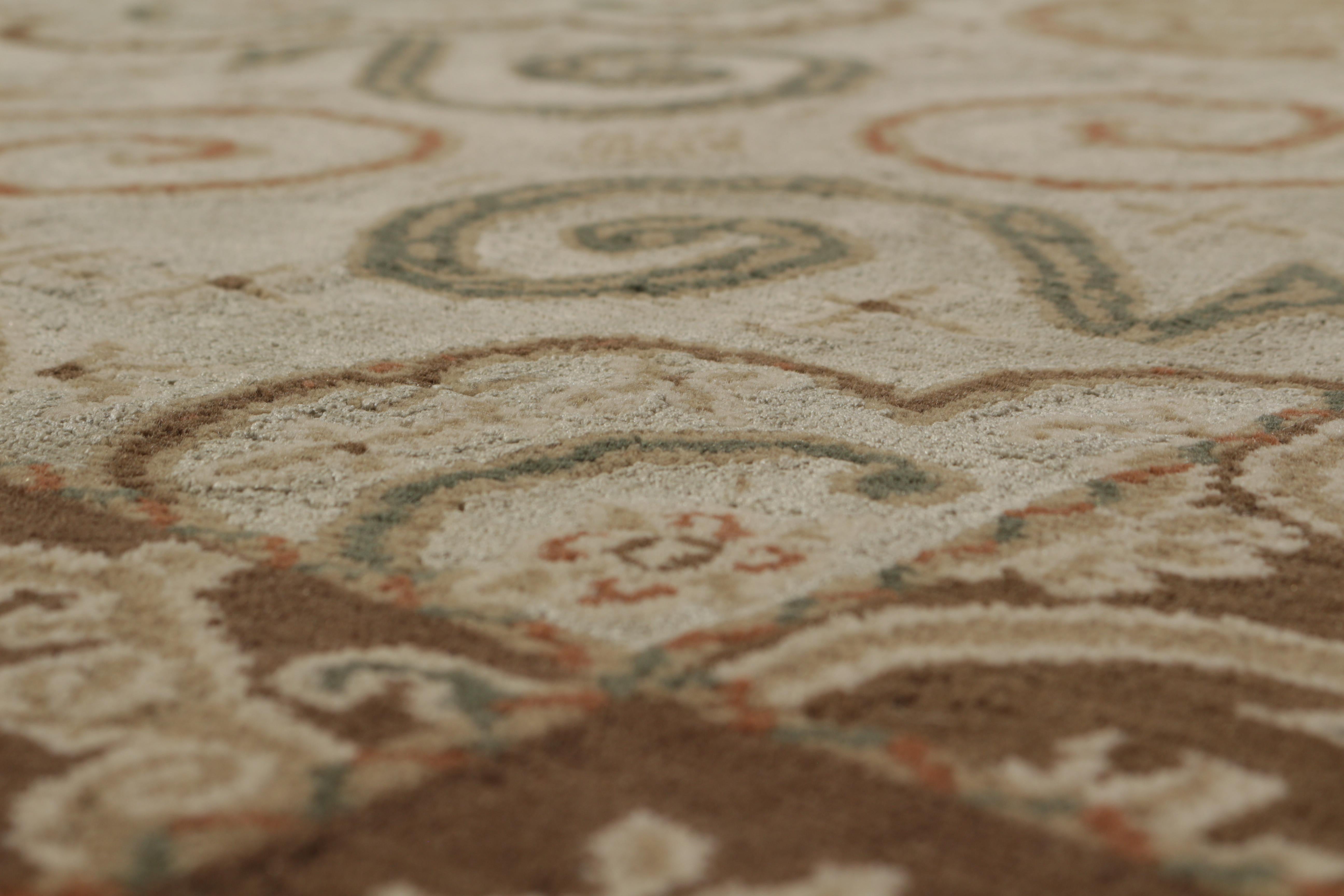 Teppich & Kelim-Teppich im europäischen Stil aus beige-brauner und grüner Wolle und Seide mit Blumenmuster (Art déco) im Angebot