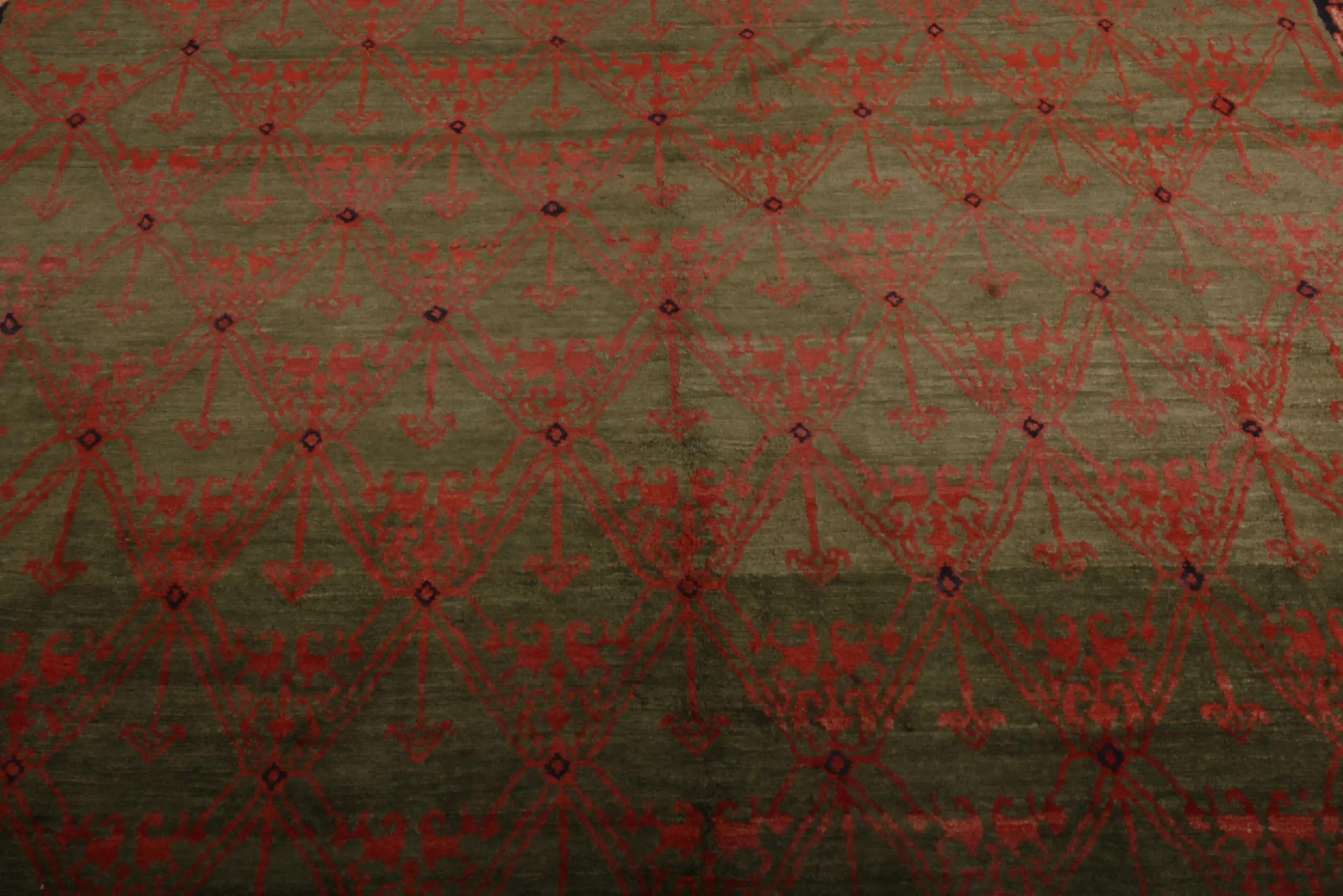 Rug & Kilim, Tappeto in stile europeo, verde, rosso e blu, floreale, bordo pittorico In condizioni Nuovo in vendita a Long Island City, NY