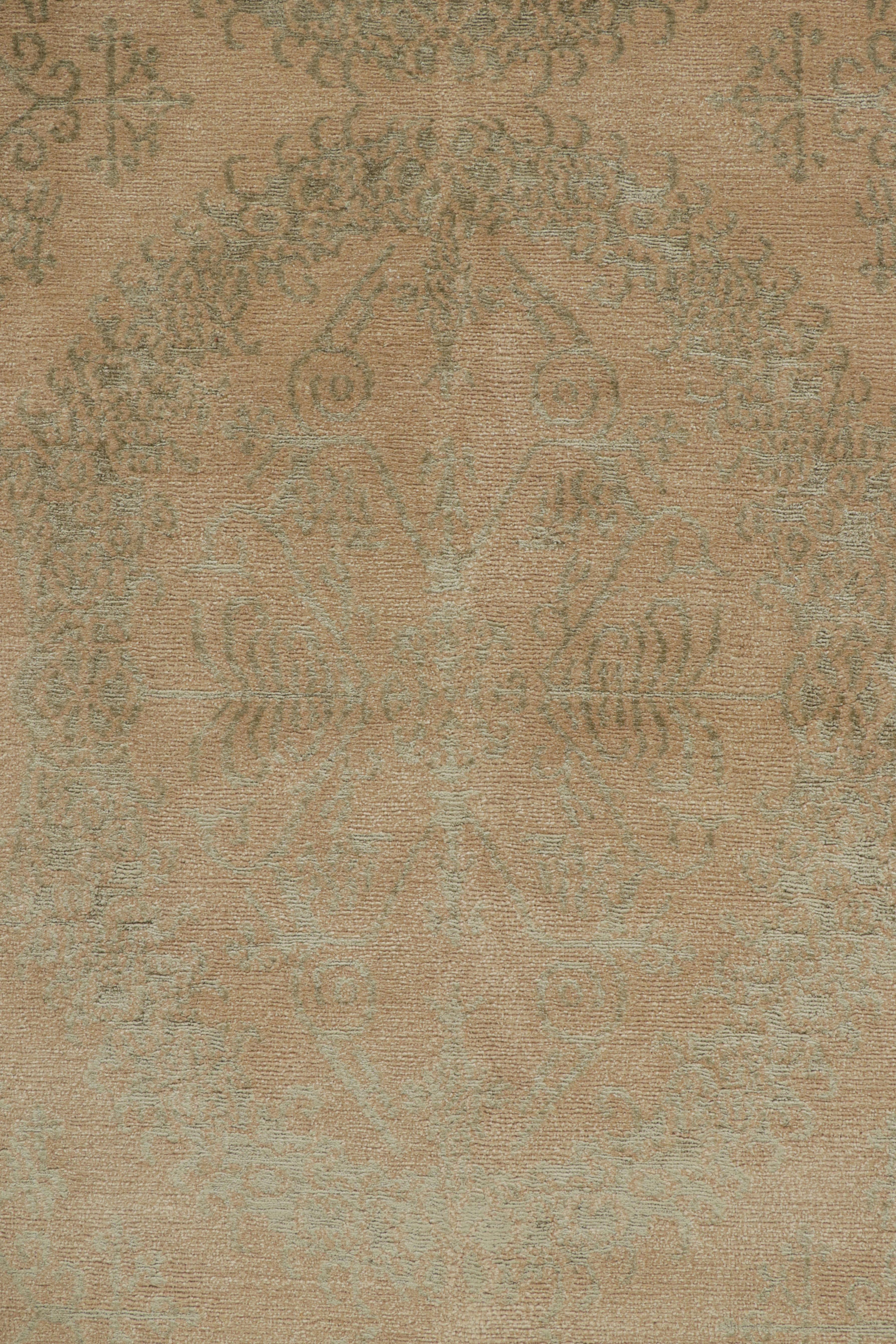 Teppich im europäischen Stil von Teppich & Kilims mit beige-braunem und grünem Medaillonmuster im Zustand „Neu“ im Angebot in Long Island City, NY