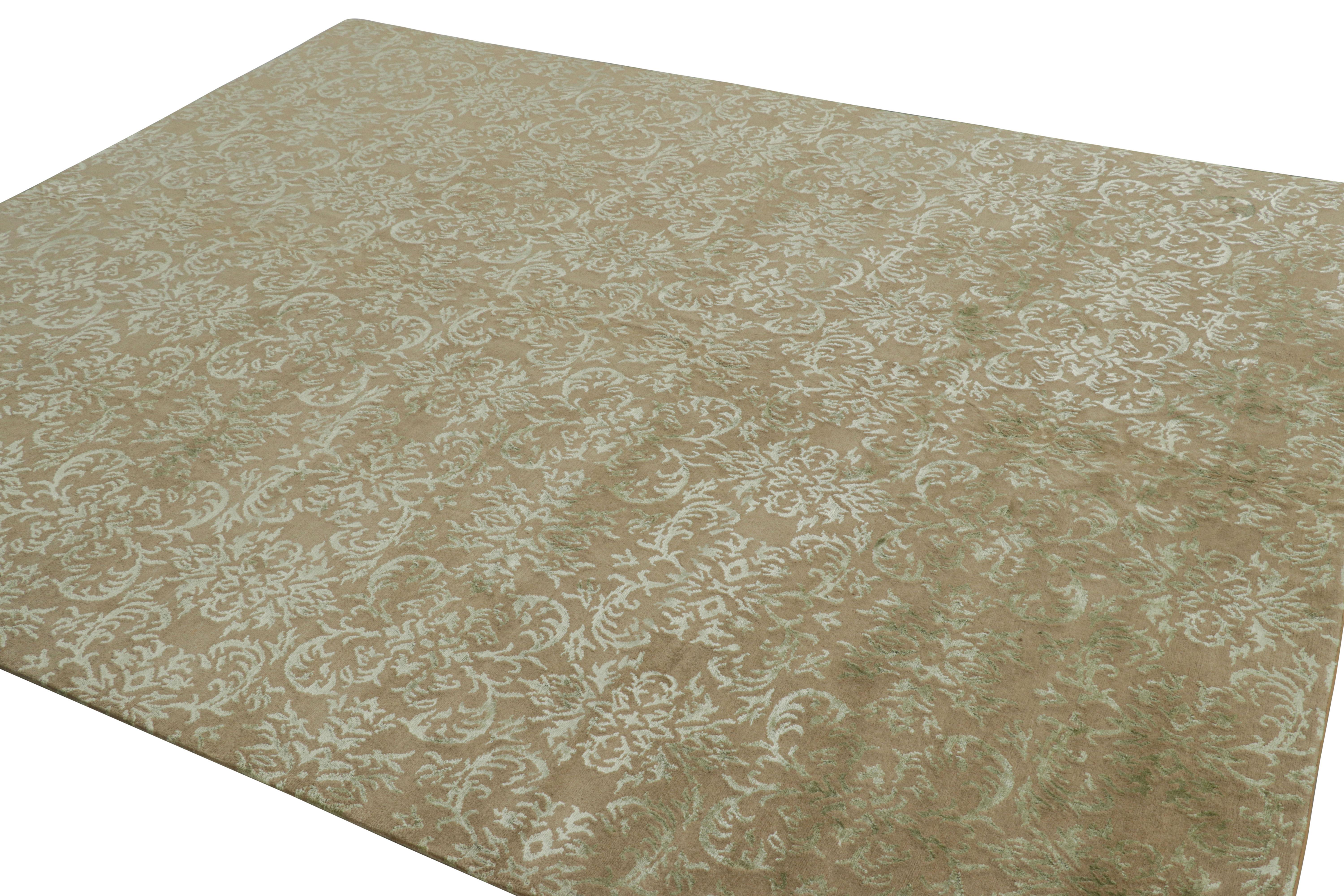 Alfombra de estilo europeo Rug & Kilim en beige-marrón con motivos arabescos en verde en Nuevo estado para la venta en Long Island City, NY