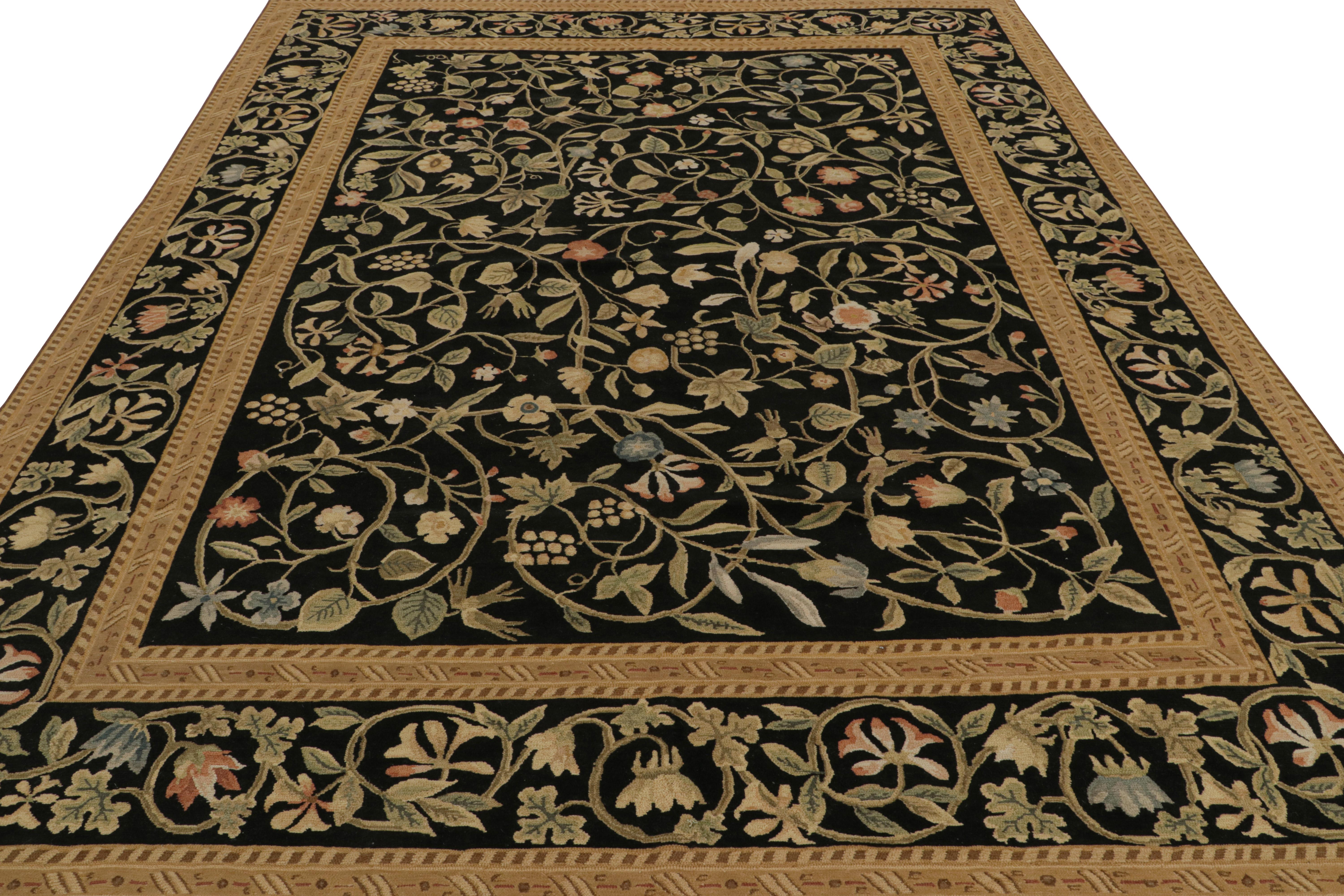 Moderno Rug & Kilim è un tappeto in stile europeo di colore nero con motivi floreali beige e verdi in vendita