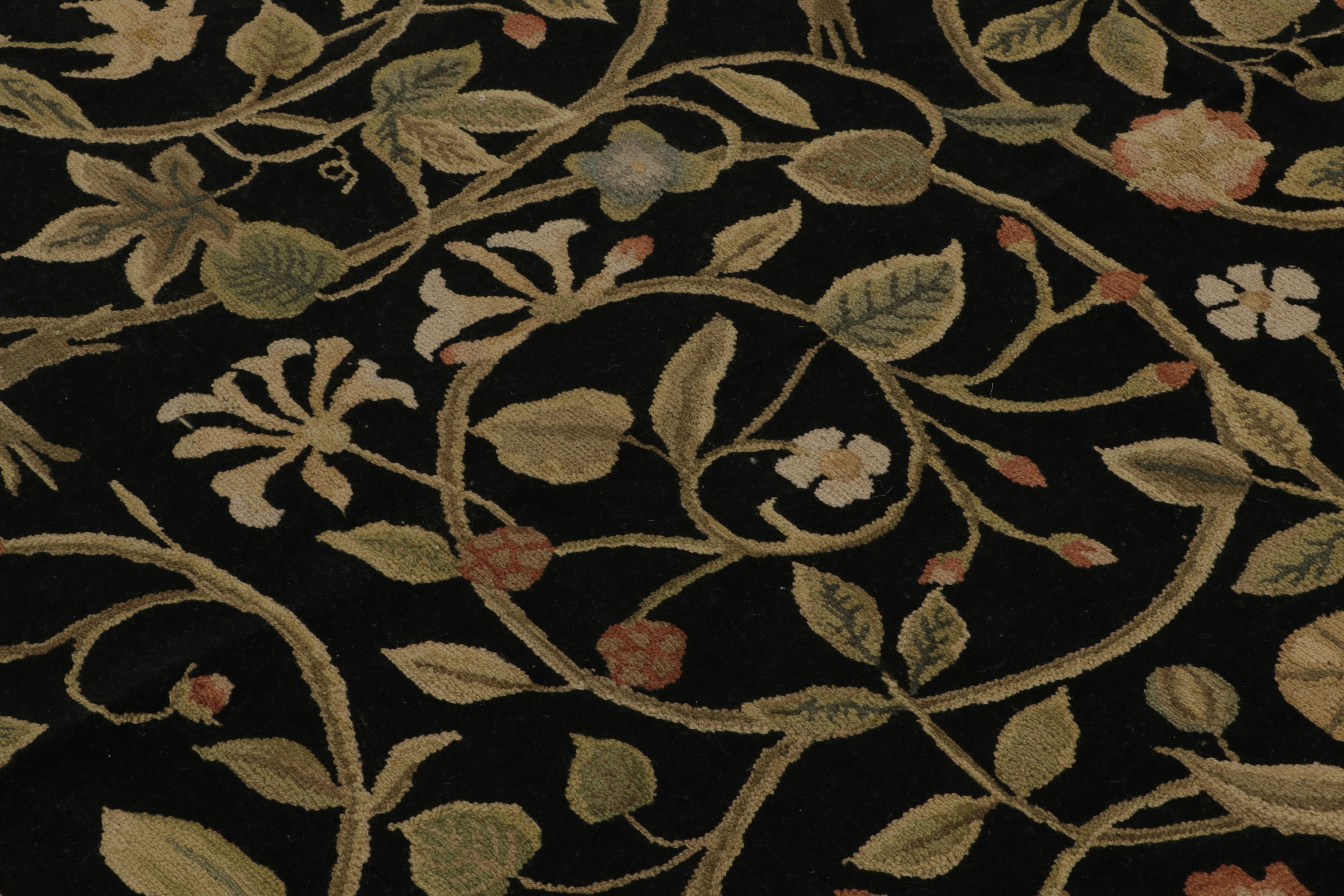 Rug & Kilim's European Style Rug in Black with Beige and Green Floral Patterns (Tapis de style européen en noir avec des motifs floraux en beige et vert) Neuf - En vente à Long Island City, NY