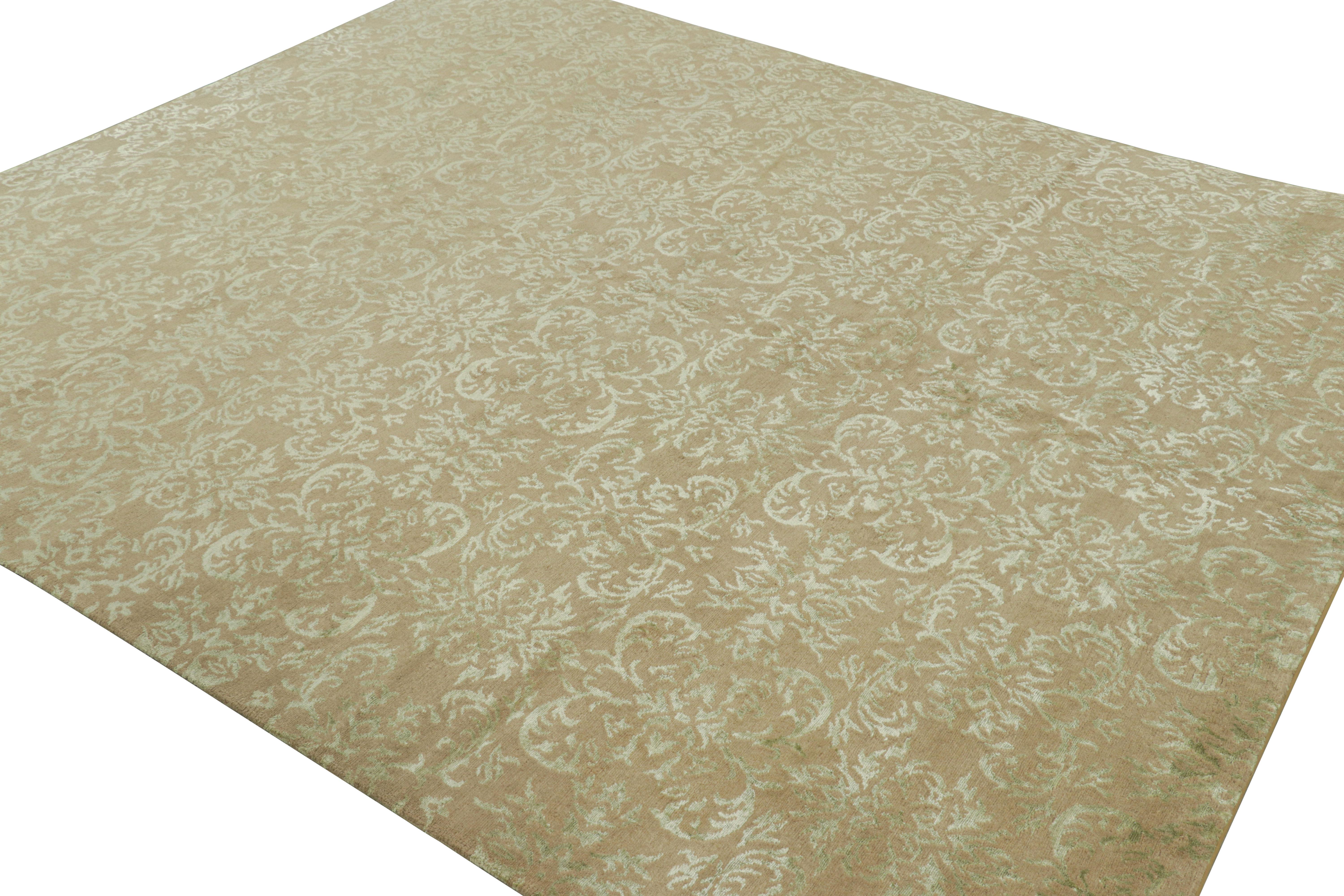 Rug & Kilim's Teppich im europäischen Stil in Brown mit arabesken Mustern in blassem Grün im Zustand „Neu“ im Angebot in Long Island City, NY