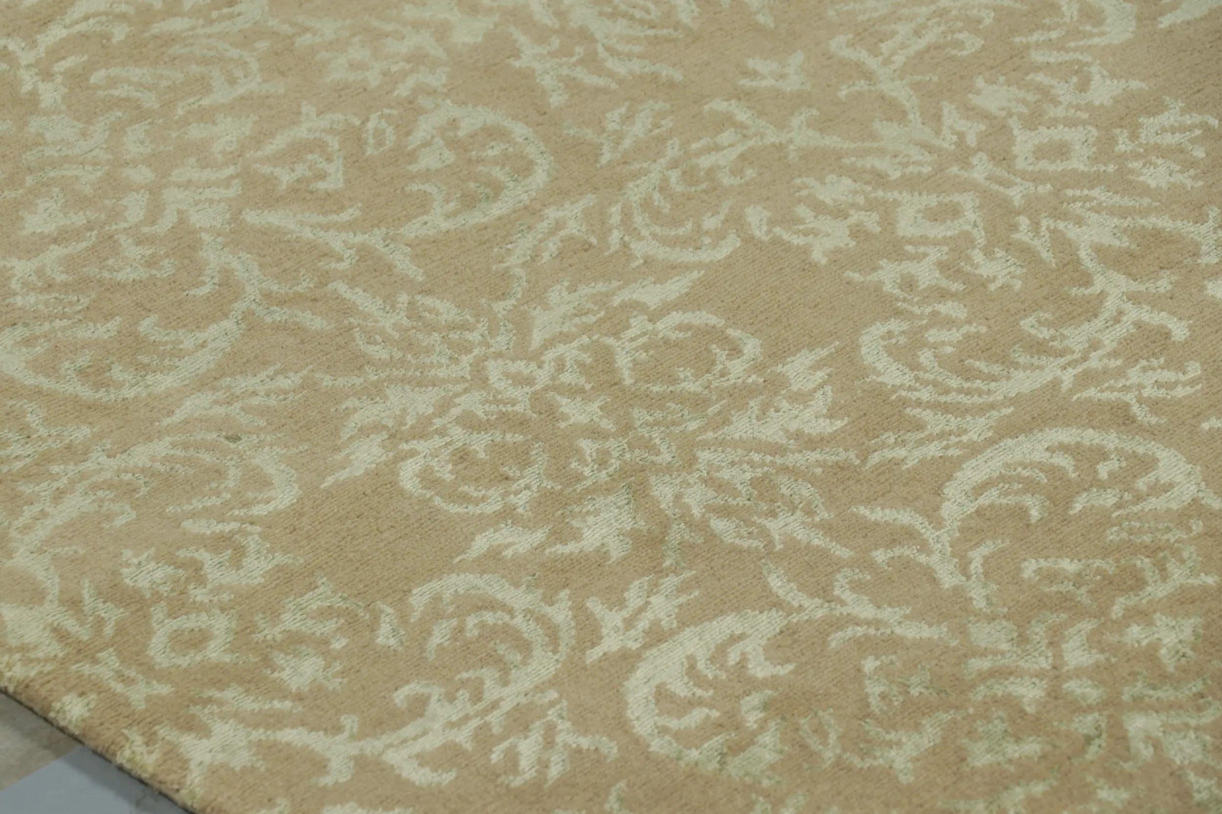 Rug & Kilim's European Style Rug in Brown with Arabesque Patterns in Pale Green (tapis de style européen en brun avec des motifs arabesques en vert pâle) Neuf - En vente à Long Island City, NY