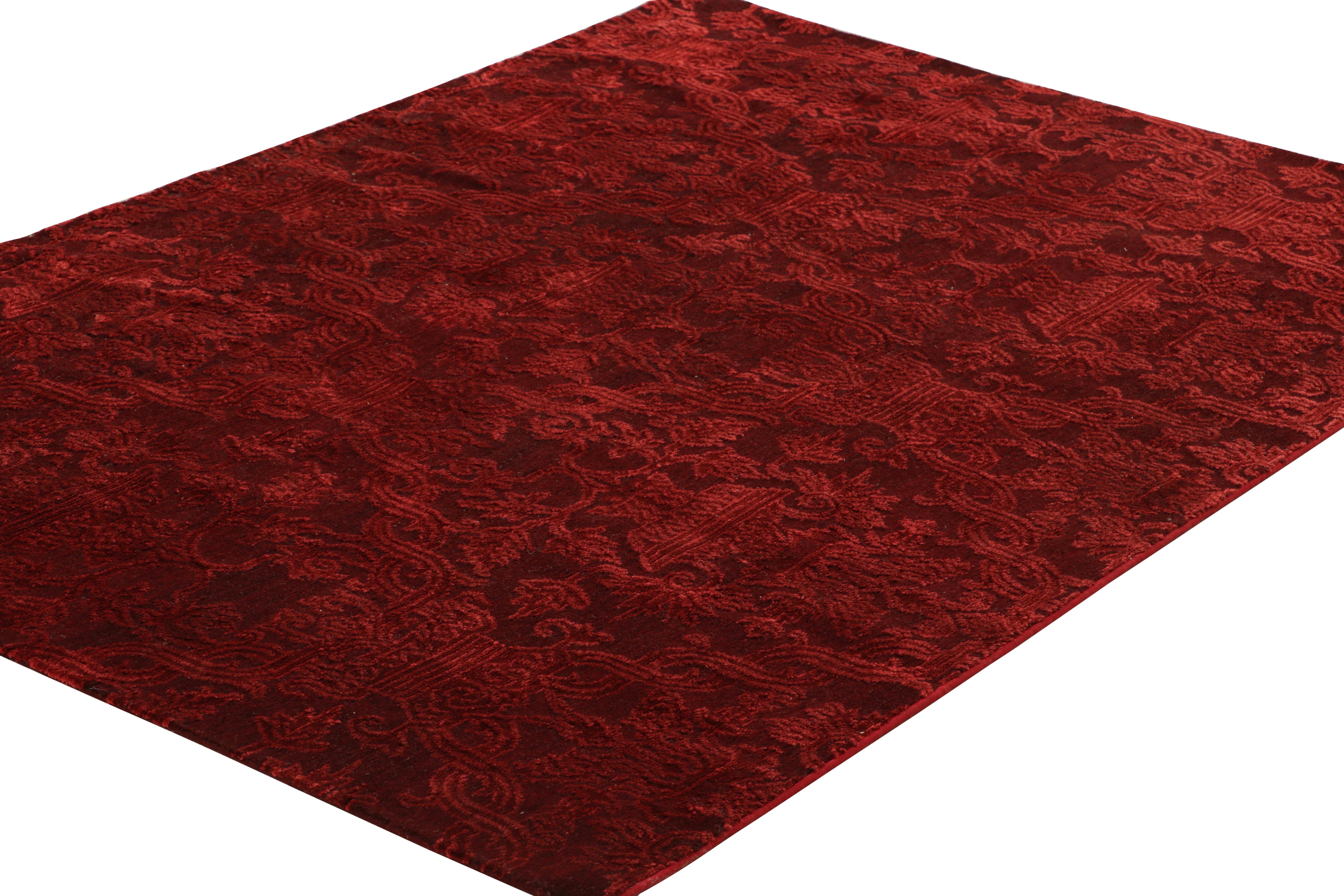 Noué à la main Rug & Kilim's European Style Rug in Burgundy with Floral Patterns (tapis de style européen à motifs floraux) en vente
