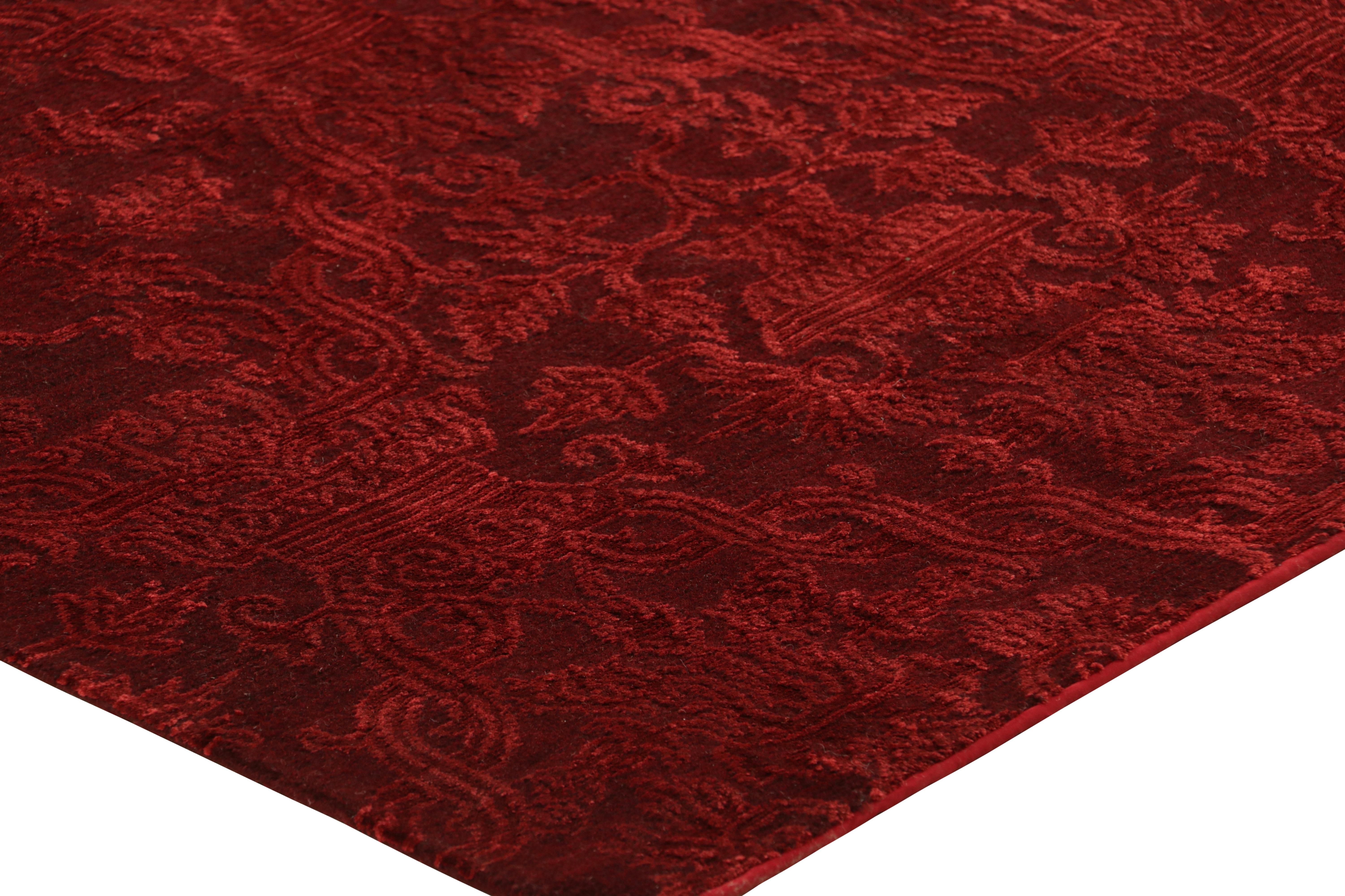 XXIe siècle et contemporain Rug & Kilim's European Style Rug in Burgundy with Floral Patterns (tapis de style européen à motifs floraux) en vente