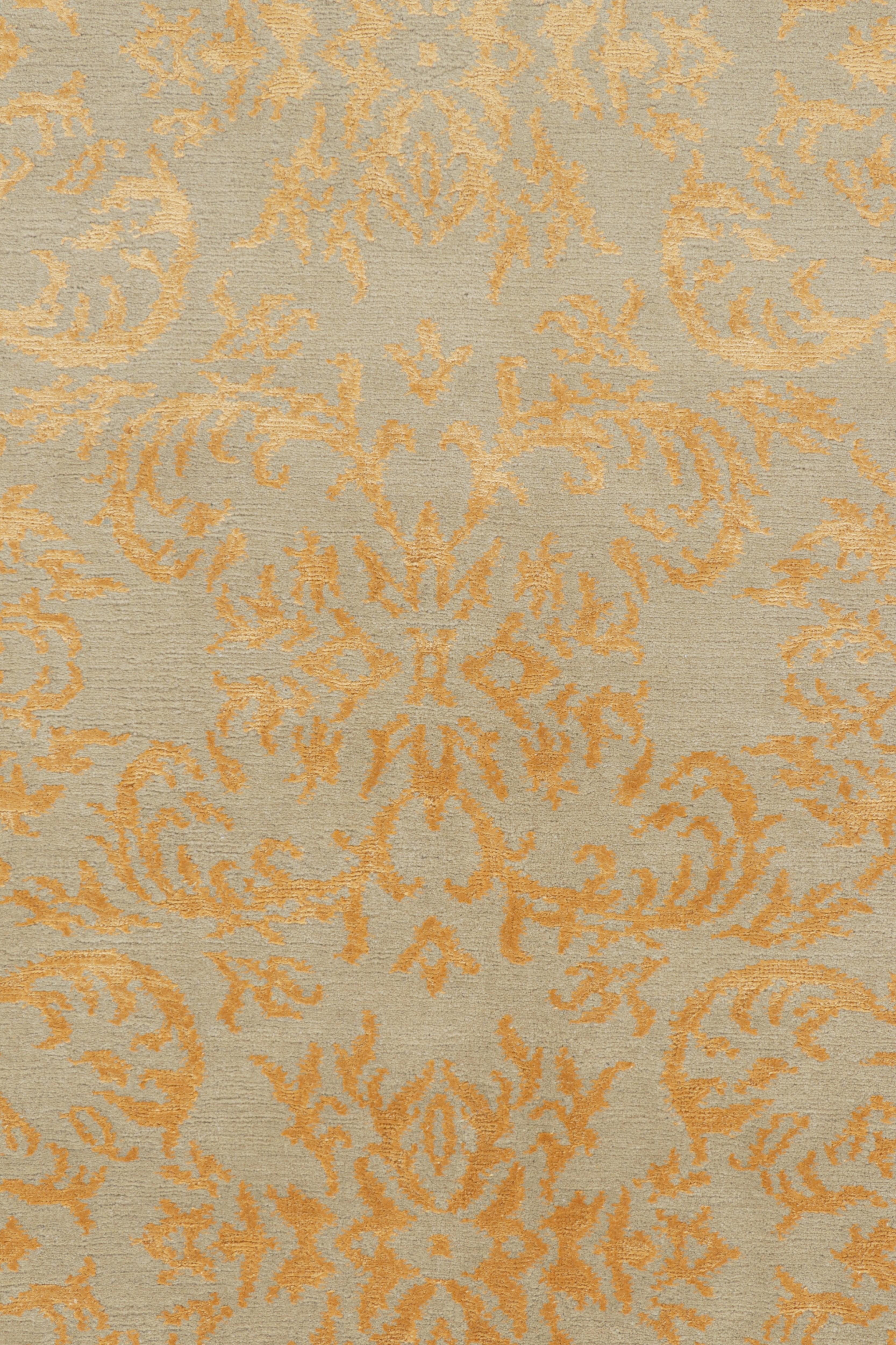 Art Déco Tappeto Rug & Kilim in stile europeo con motivo arabescato in oro e verde in vendita