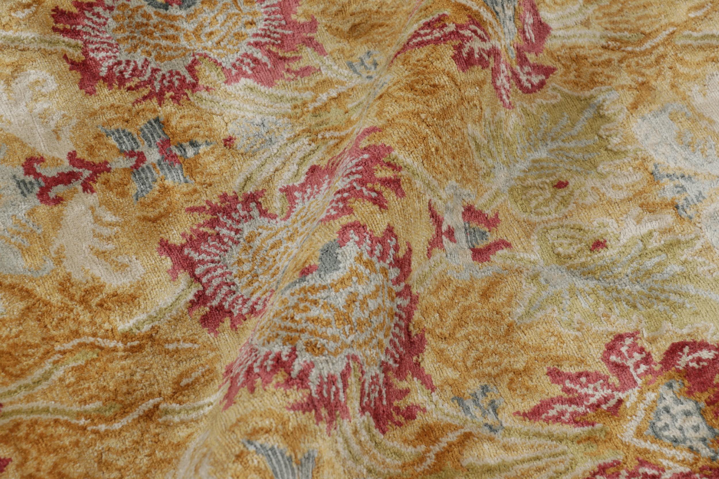 Tapis & Kilims Tapis de style européen en or et rouge à motifs floraux sur toute la surface en vente 1