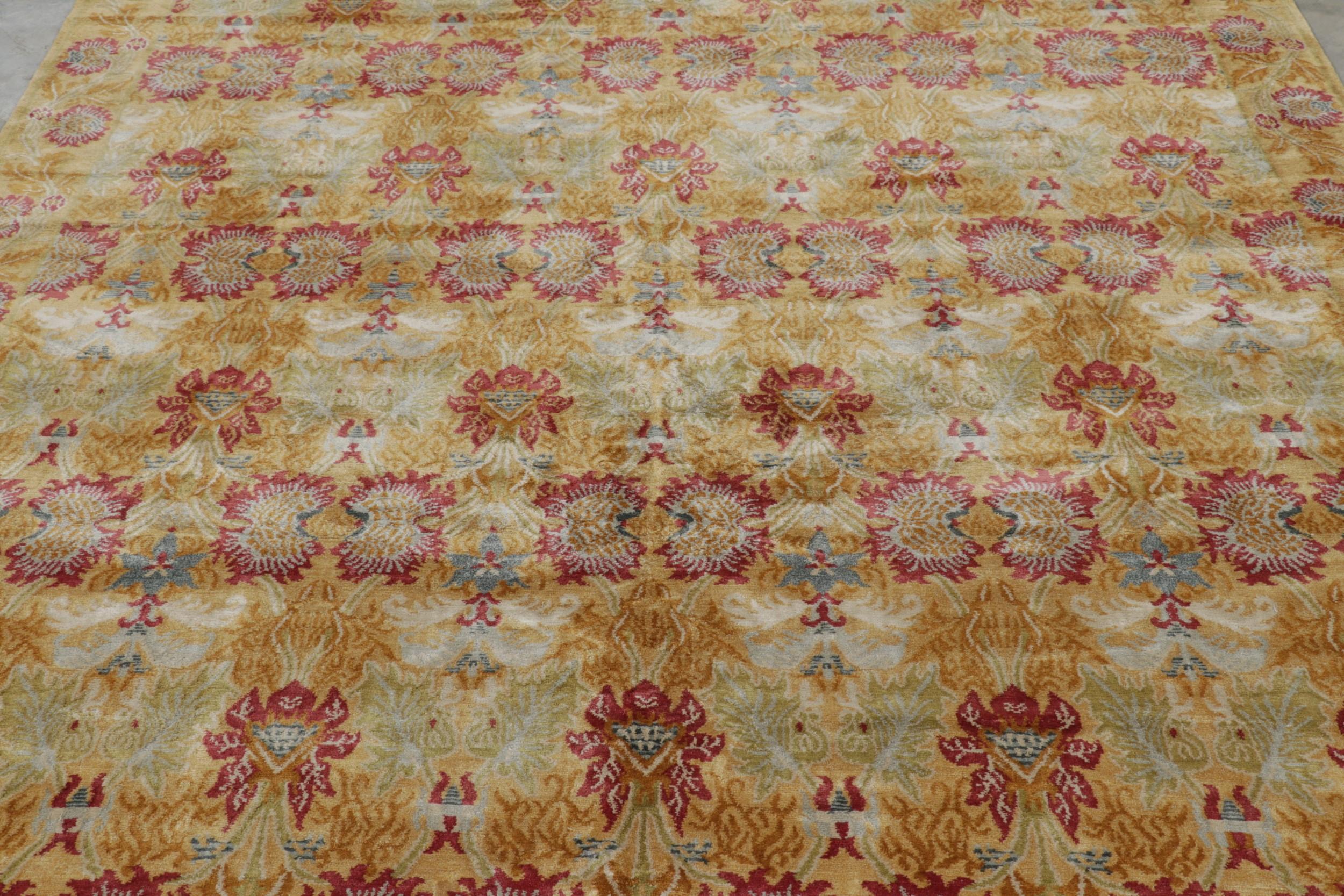 Autre Tapis & Kilims Tapis de style européen en or et rouge à motifs floraux sur toute la surface en vente