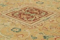 Rug & Kilim's European Style Rug in Gold with Floral Patterns and Medallion (tapis de style européen en or avec motifs floraux et médaillon)