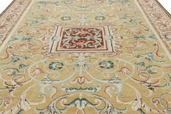 Rug & Kilim's European Style Rug in Gold with Floral Patterns and Medallion (tapis de style européen en or avec motifs floraux et médaillon)