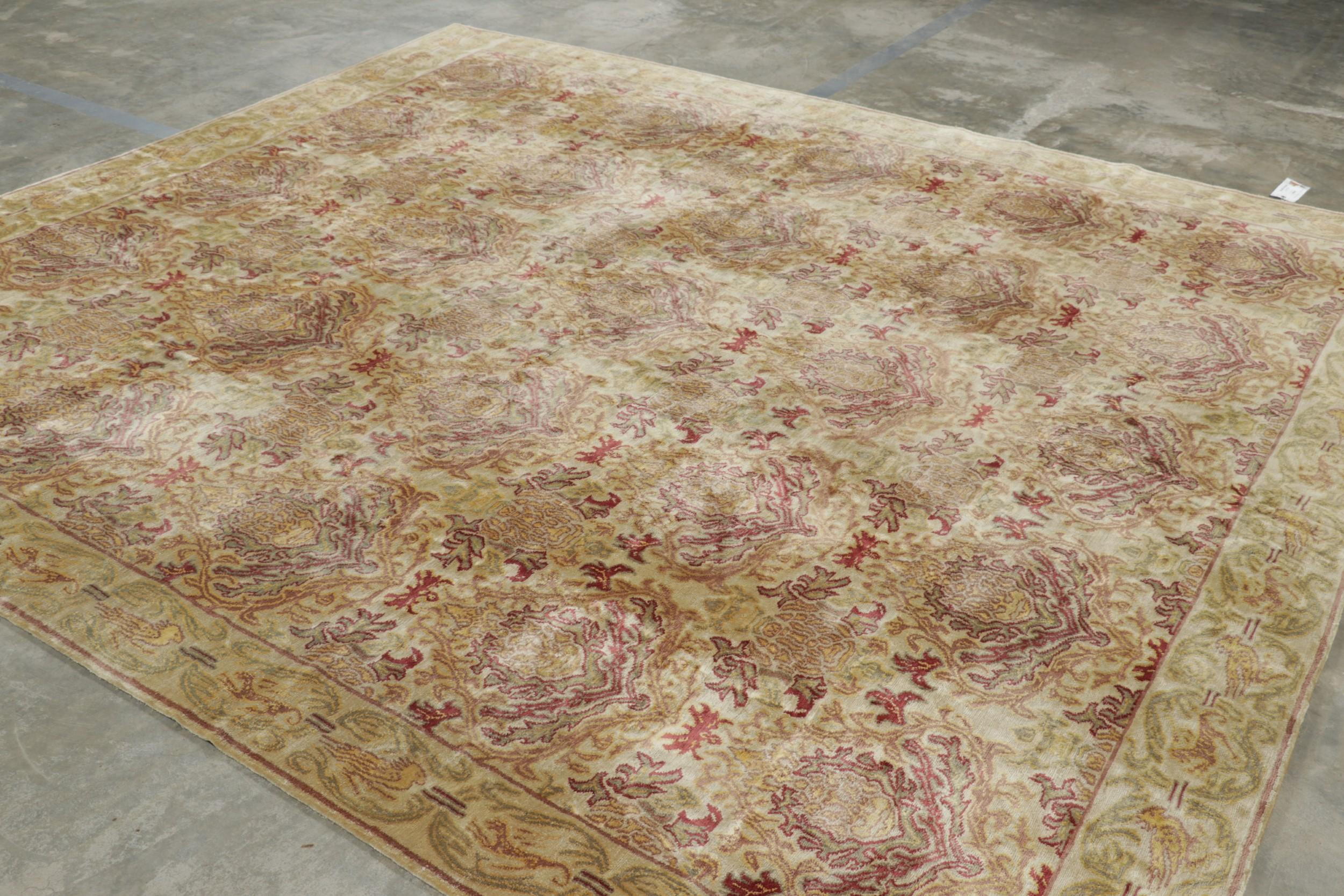 Hand knotted in all natural silk, this 9x11 rug joins the European collection by Rug 
Kilim—a design affectionately entitled “Granada” for its inspiration from vintage and antique Spanish rug designs.

On the Design: 

Admirers of the craft may