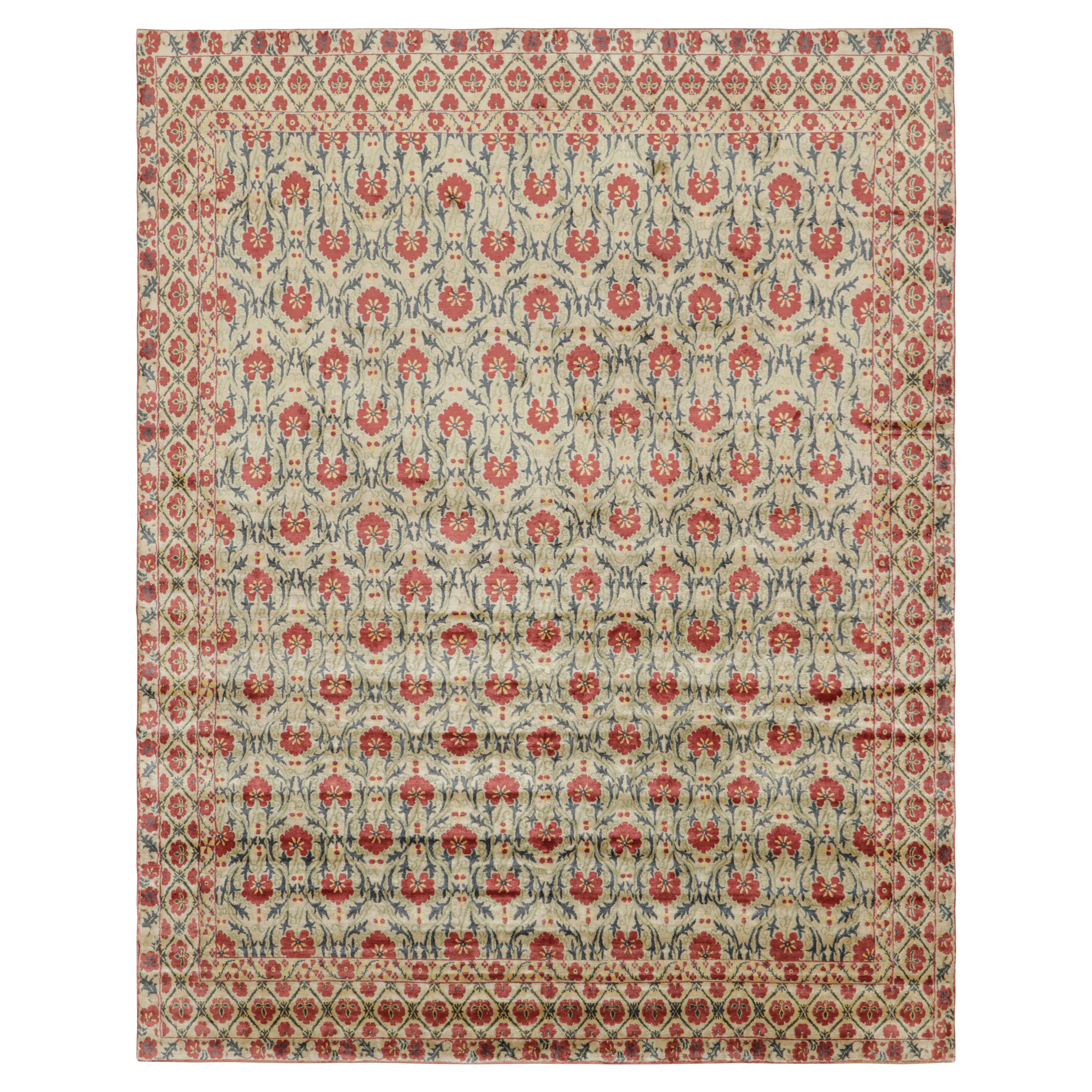 Rug & Kilim è un tappeto in stile europeo in oro con fiori rossi e verde acqua "Samarkand". in vendita