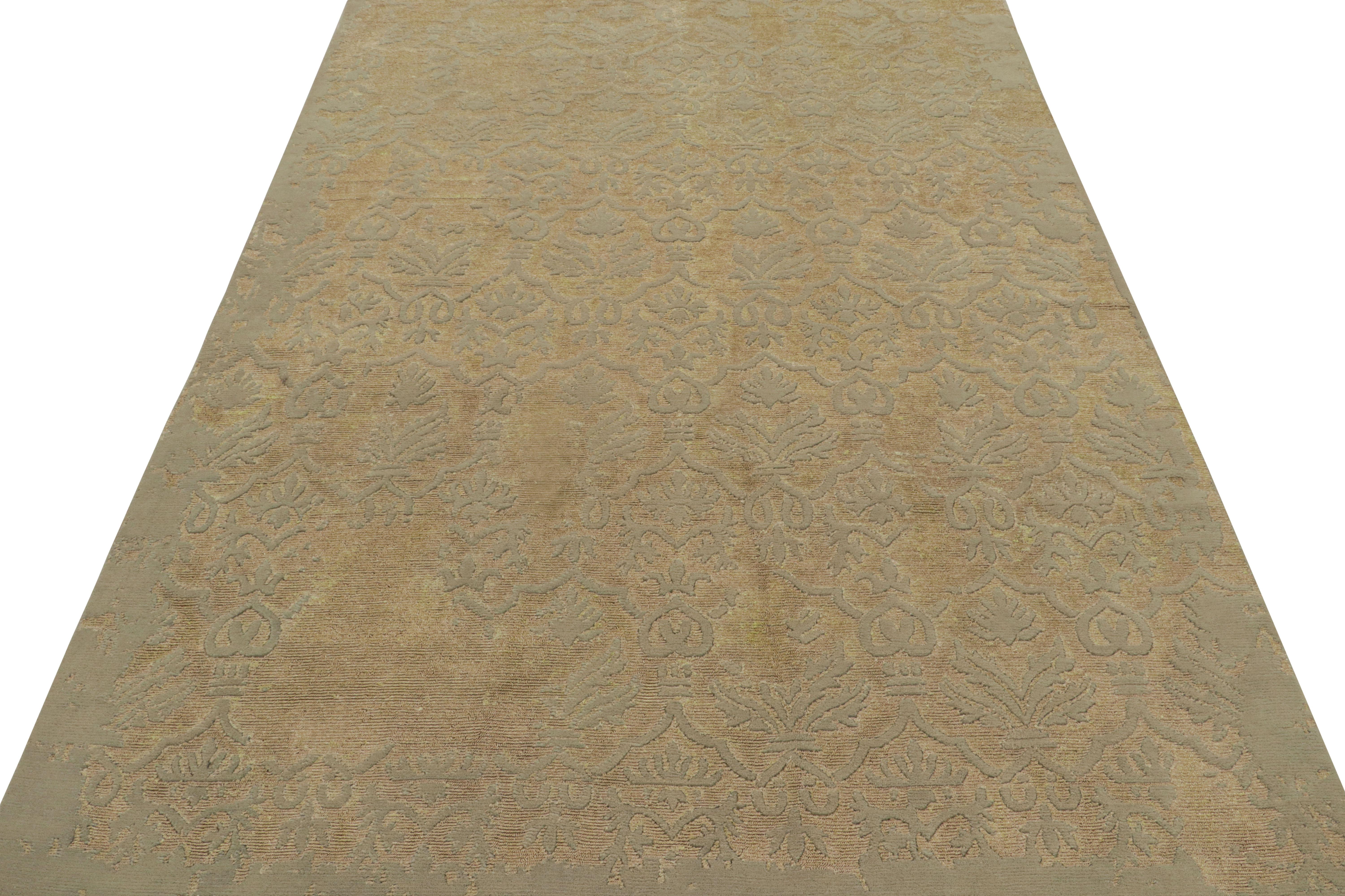 Moderno Rug & Kilim: Tappeto in stile europeo in oro con tralicci e motivi floreali in vendita